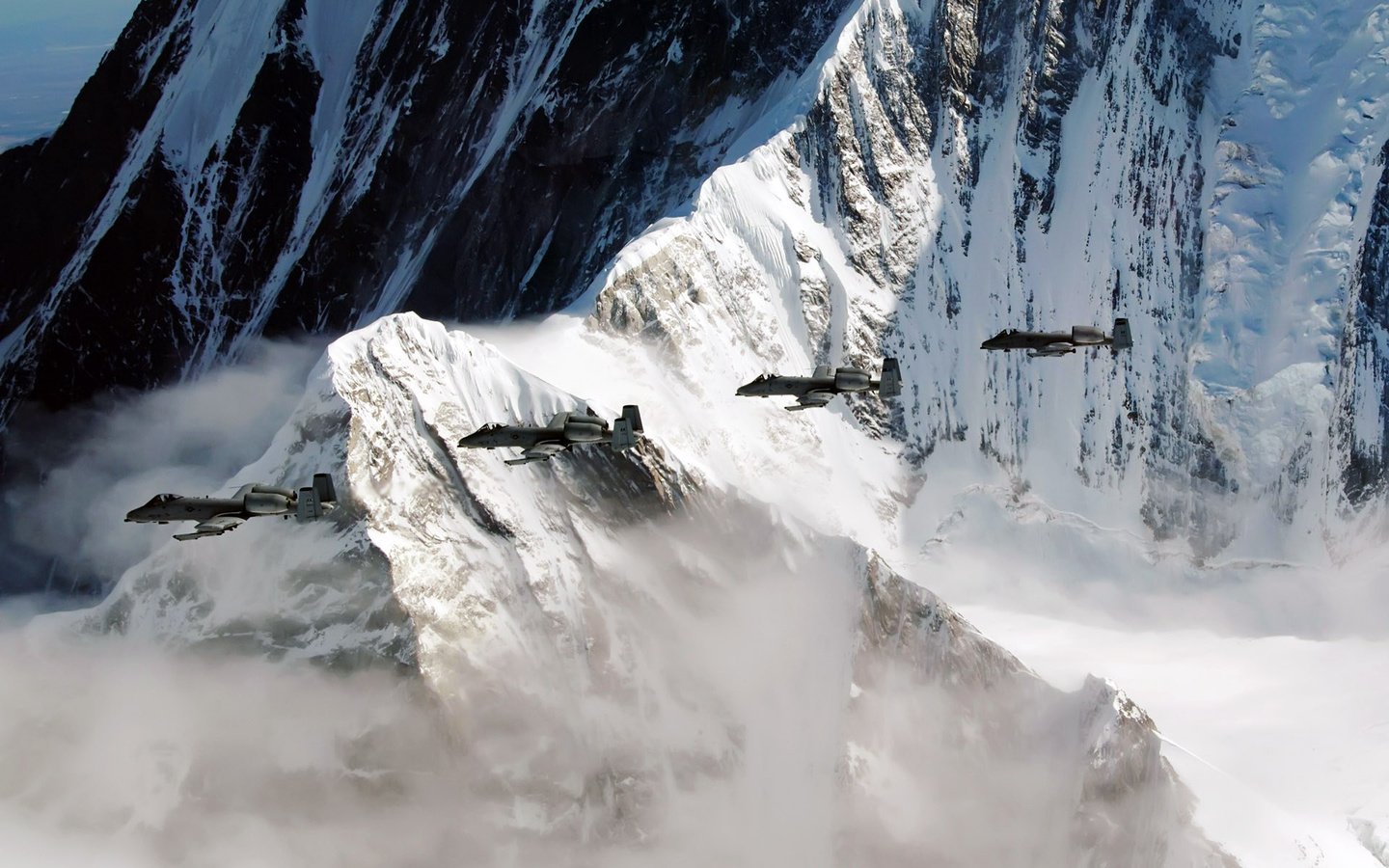 Обои горы, самолет, скала, аляска, a-10, thunderbolt, pacific alaska range complex, тренировочный полёт, mountains, the plane, rock, alaska, training flight разрешение 1920x1200 Загрузить