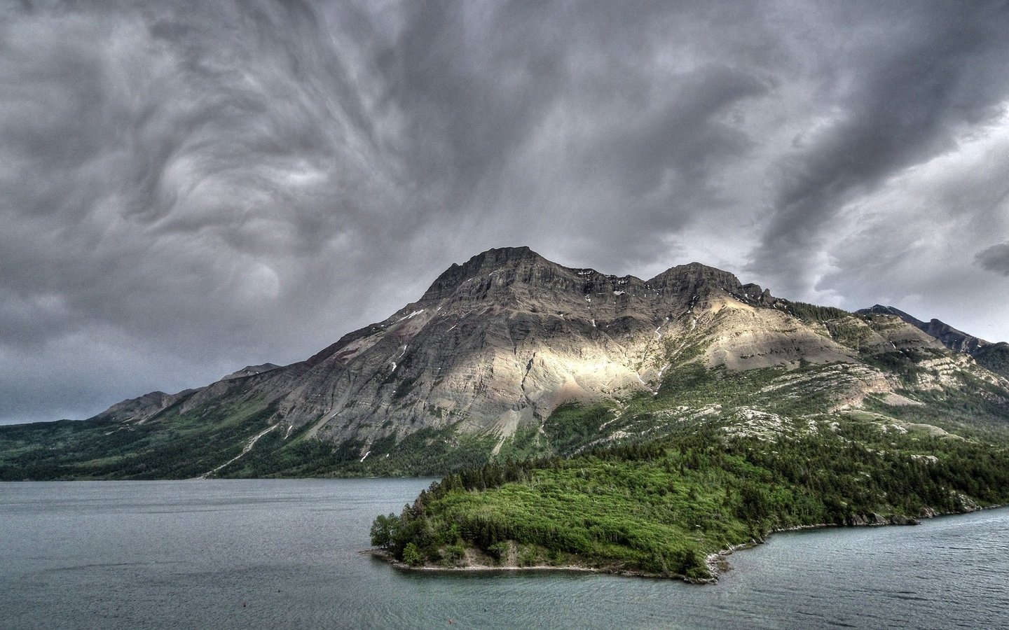 Обои облака, вода, горы, clouds, water, mountains разрешение 1920x1200 Загрузить