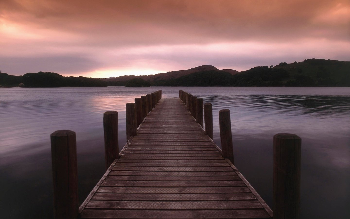 Обои озеро, холмы, закат, причал, lake, hills, sunset, pier разрешение 1920x1200 Загрузить