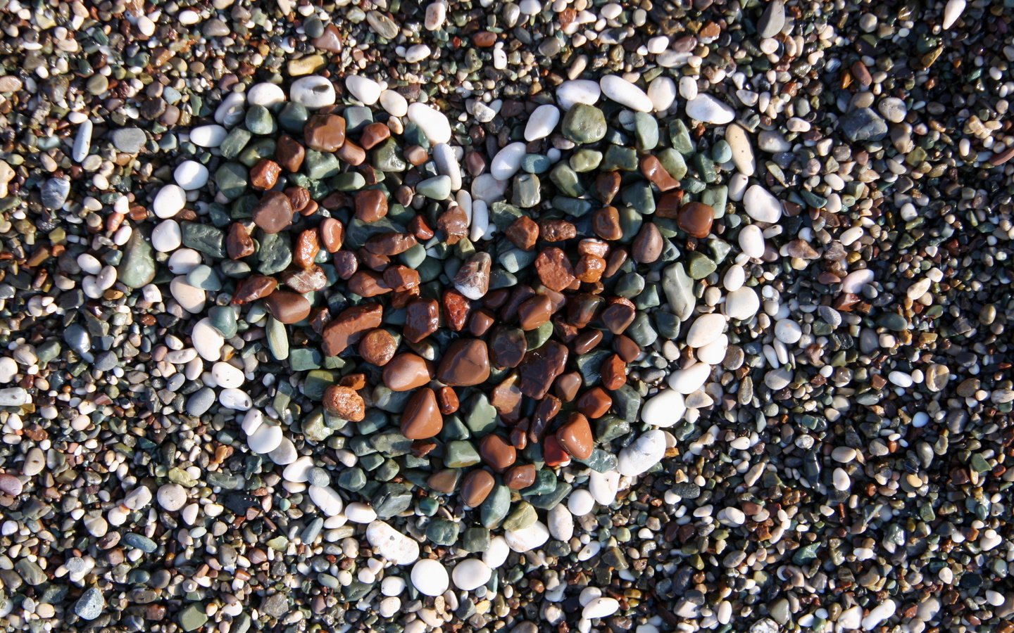 Обои камни, галька, форма, сердце, гравий, stones, pebbles, form, heart, gravel разрешение 2560x1600 Загрузить