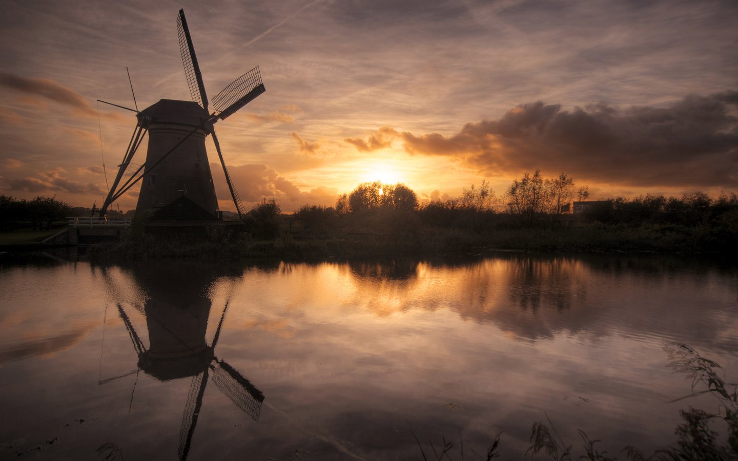 Обои небо, облака, река, солнце, закат, мельница, the sky, clouds, river, the sun, sunset, mill разрешение 4456x2936 Загрузить