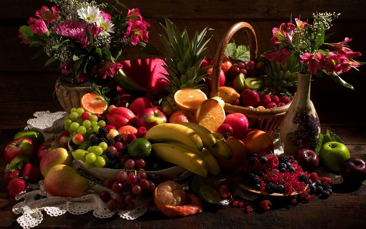 Обои цветы, виноград, фрукты, ягоды, бананы, flowers, grapes, fruit, berries, bananas разрешение 1920x1200 Загрузить