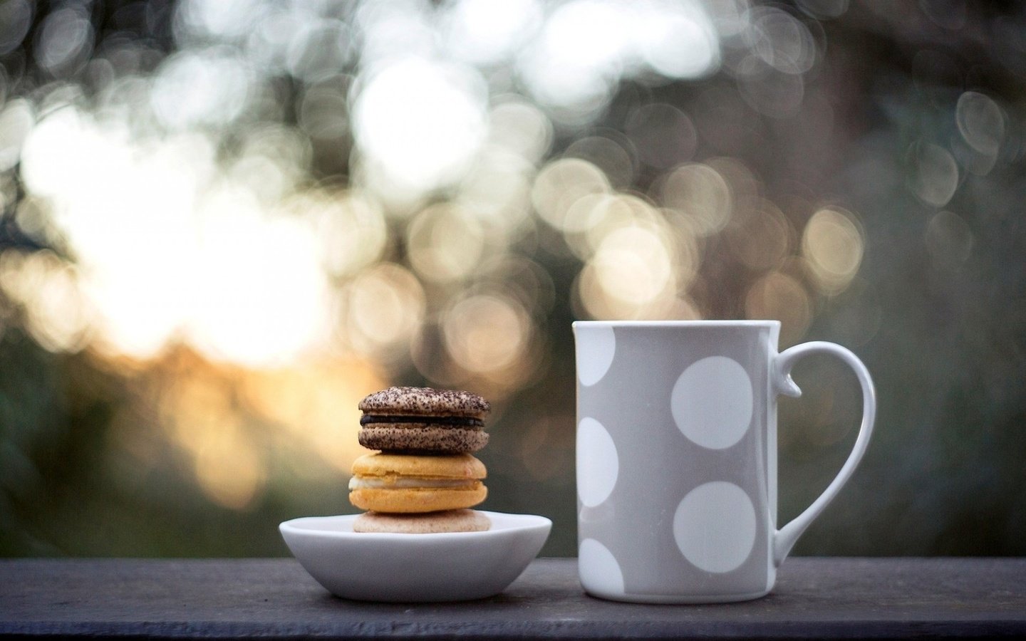 Обои еда, кружка, чашка, сладкое, печенье, боке, макарун, food, mug, cup, sweet, cookies, bokeh, macaron разрешение 1920x1317 Загрузить