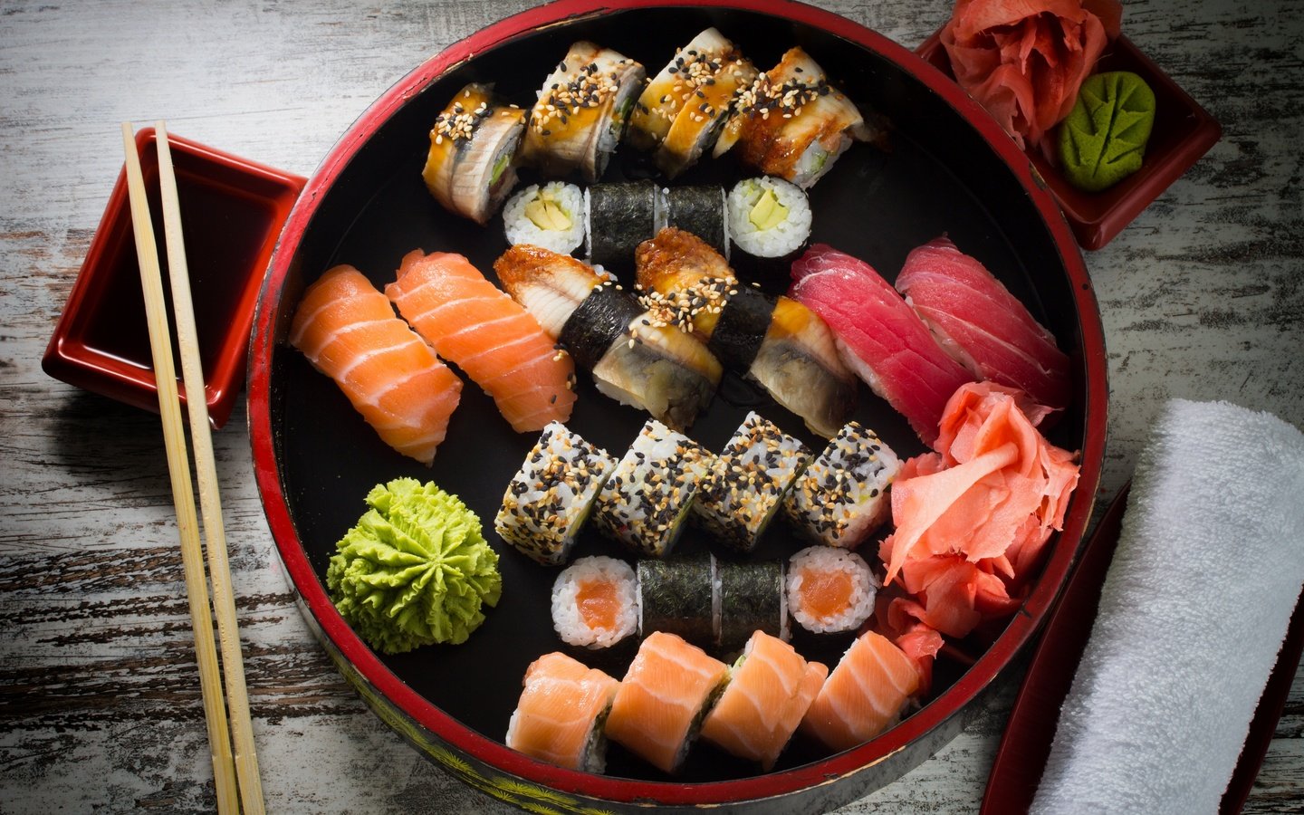 Обои рыба, суши, роллы, oriental food, preparation, fish, sushi, rolls разрешение 2880x1920 Загрузить