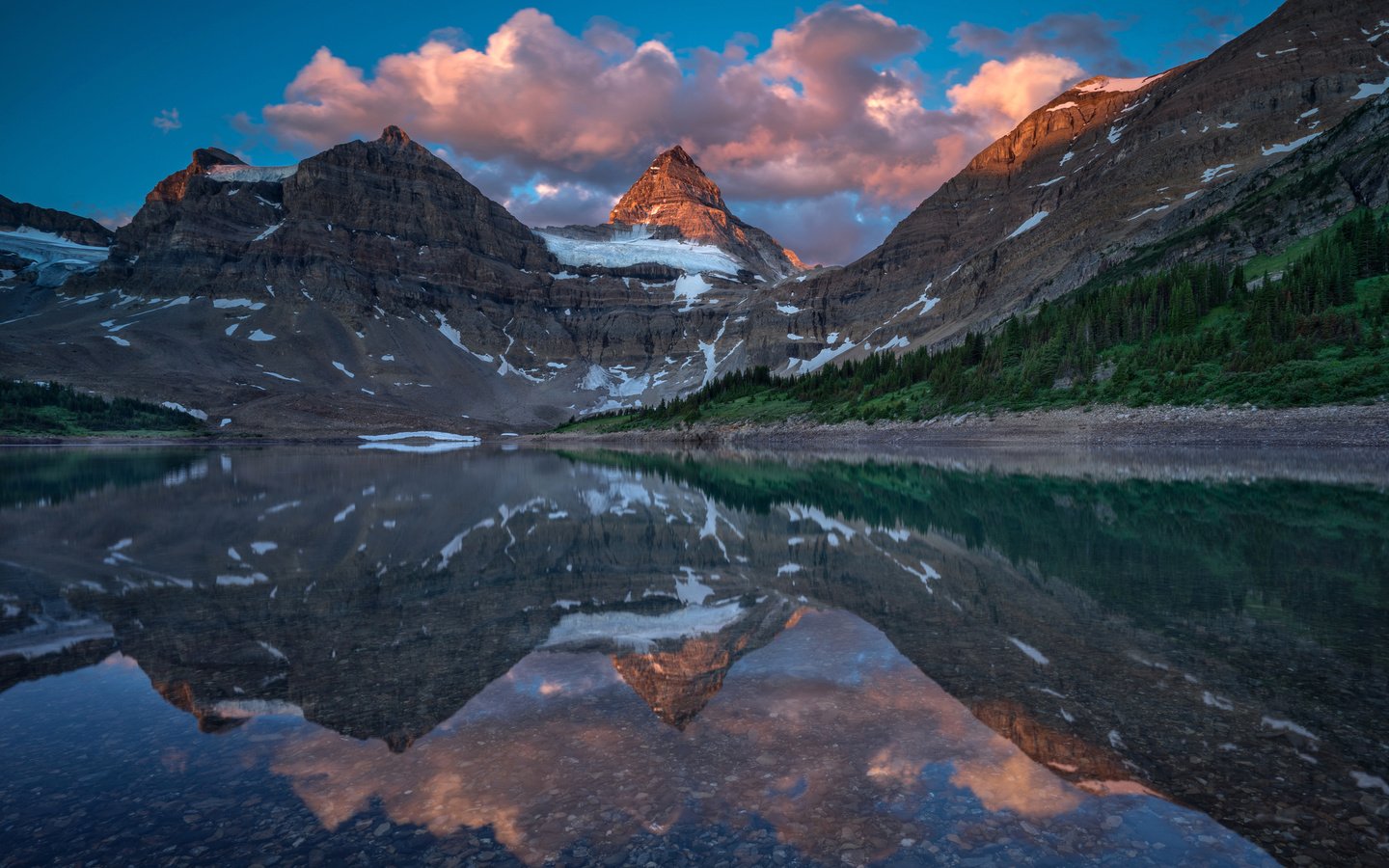 Обои озеро, горы, снег, отражение, канада, британская колумбия, lake, mountains, snow, reflection, canada, british columbia разрешение 2048x1367 Загрузить