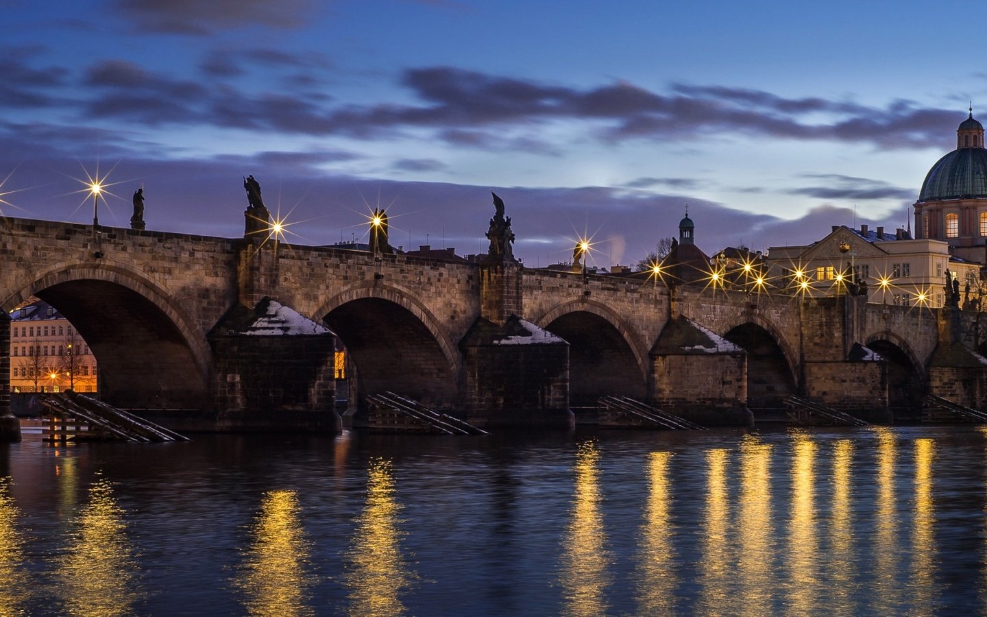 Обои ночь, огни, река, мост, башня, прага, карлов мост, чехия, night, lights, river, bridge, tower, prague, charles bridge, czech republic разрешение 2560x1080 Загрузить