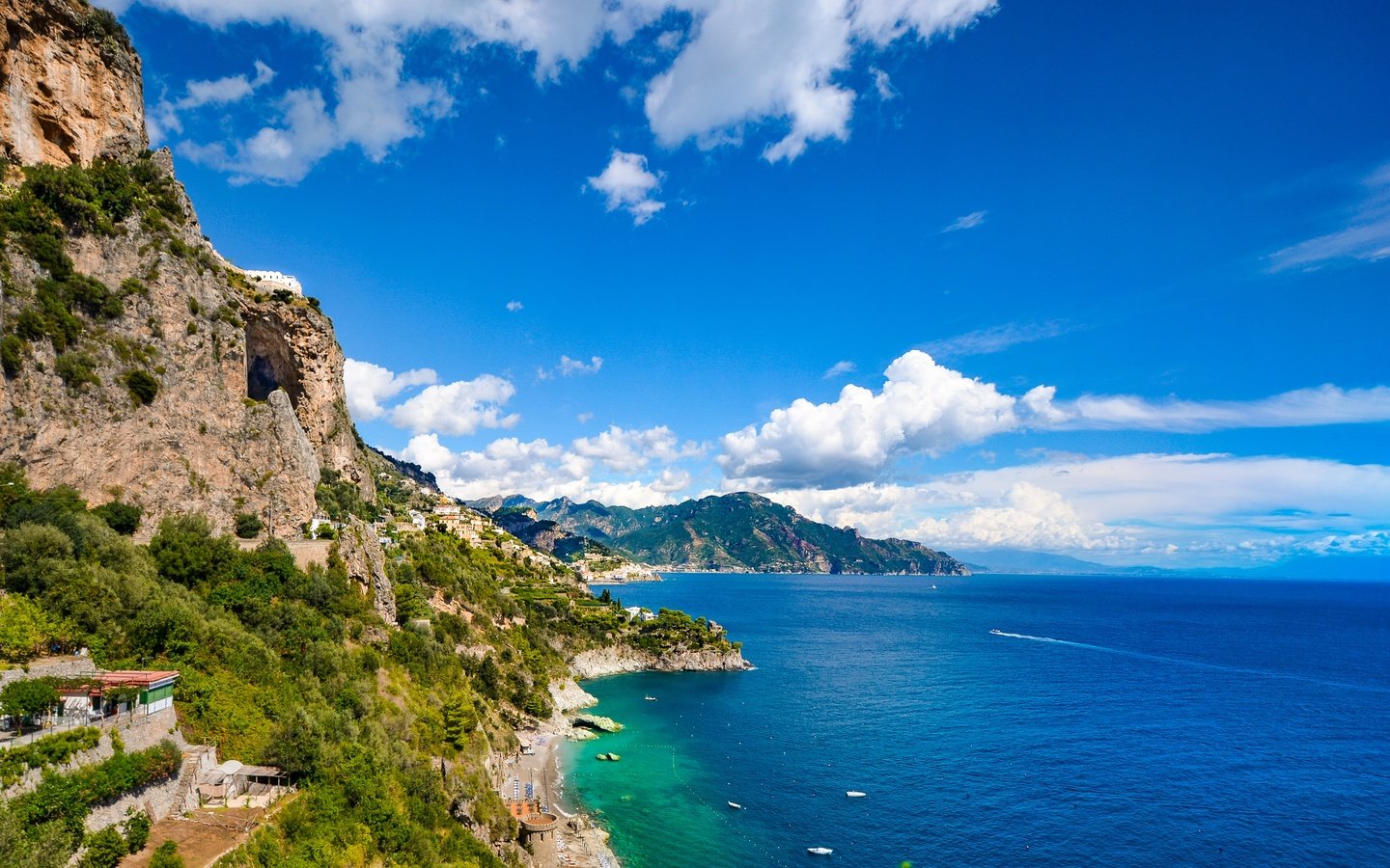 Обои небо, облака, горы, скалы, море, пляж, амальфи, the sky, clouds, mountains, rocks, sea, beach, amalfi разрешение 3879x2387 Загрузить