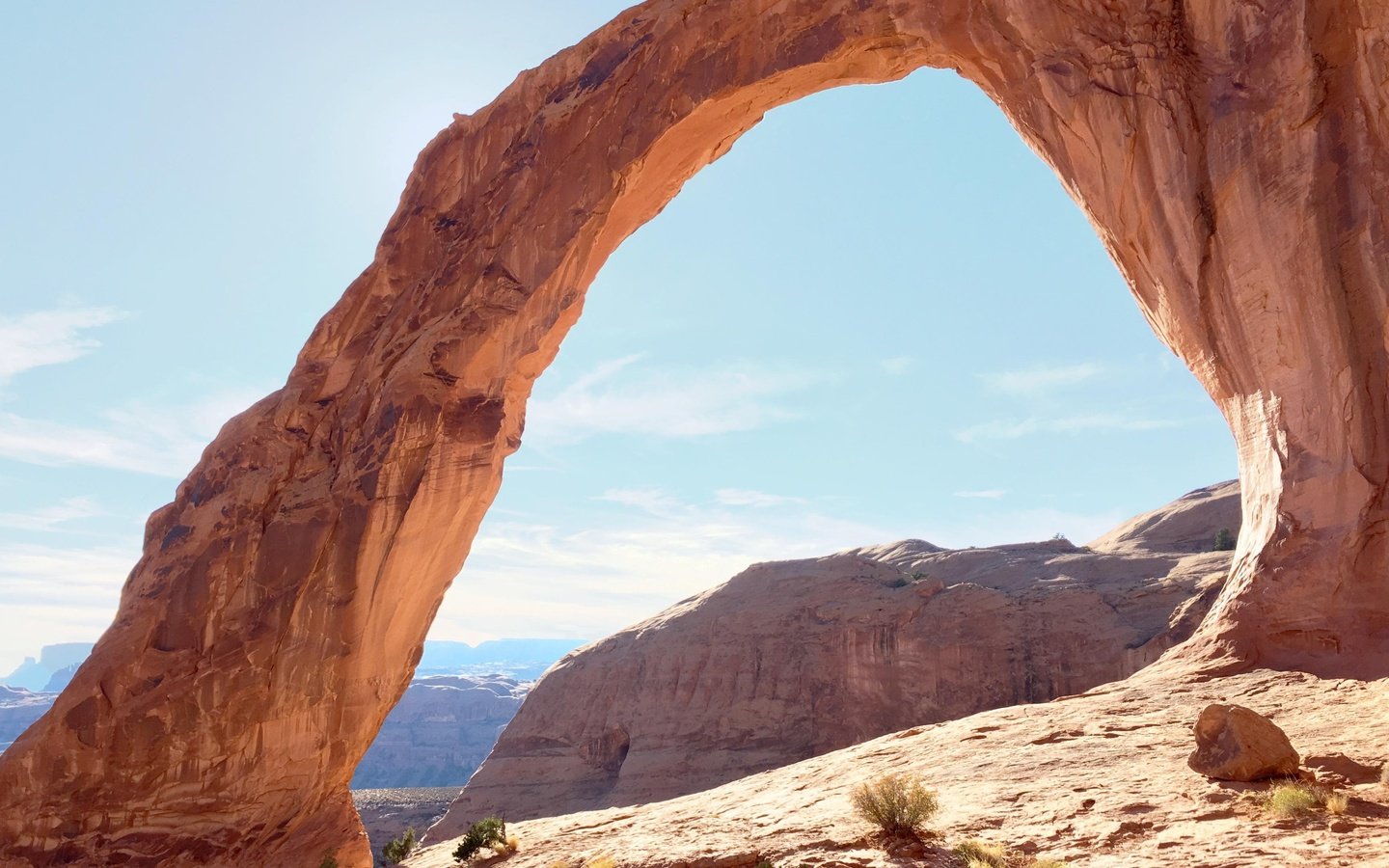 Обои небо, облака, горы, природа, скала, каньон, арка, the sky, clouds, mountains, nature, rock, canyon, arch разрешение 3840x2160 Загрузить