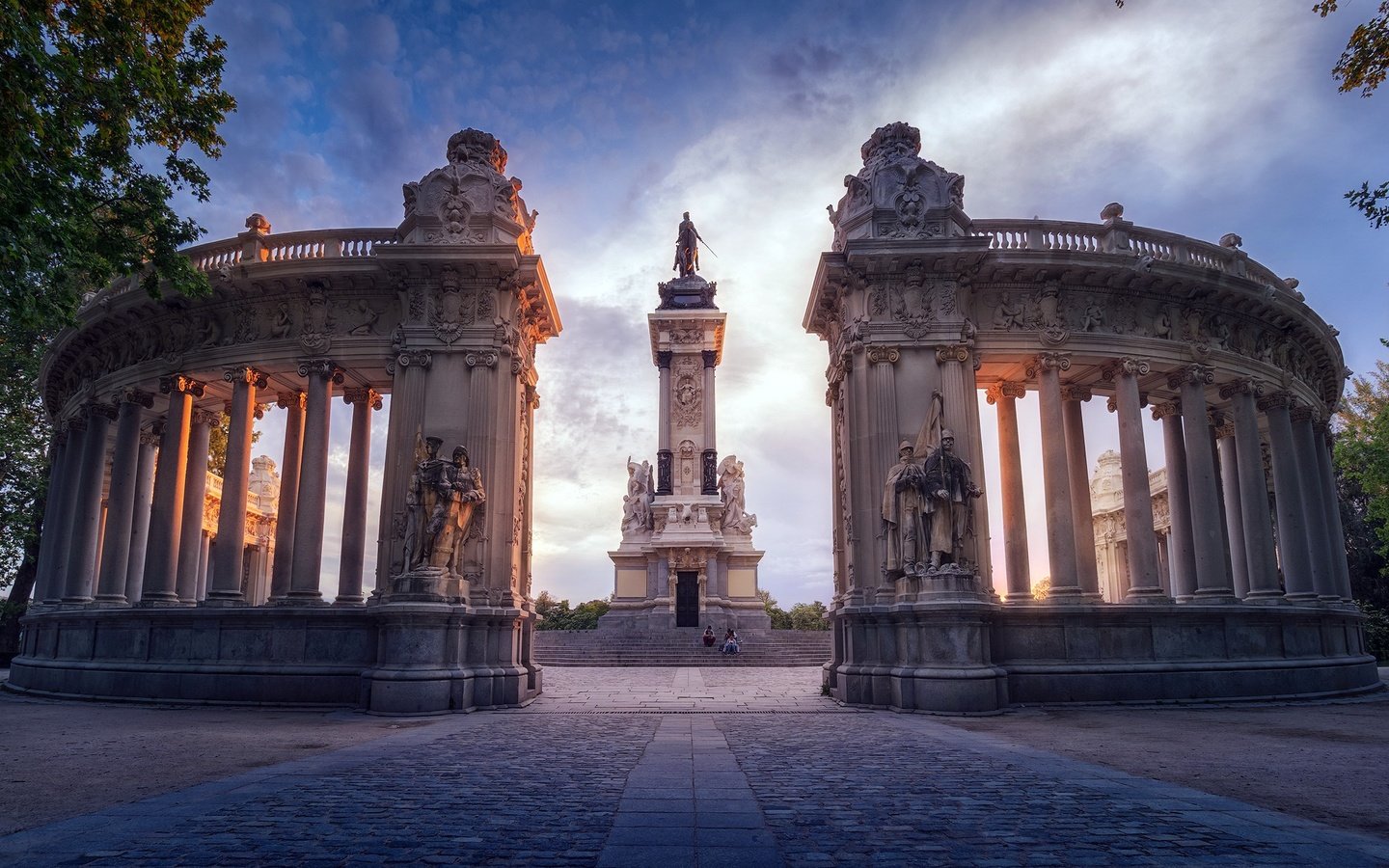 Обои испания, мадрид, монумент, architectural column, famous place, spain, madrid, monument разрешение 2048x1238 Загрузить