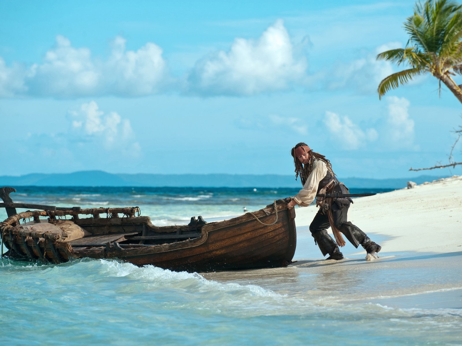 Обои побережье, лодка, джонни депп, капитан джек воробей, pirates of the caribbean on stranger tides, пираты карибского моря на странных берегах, coast, boat, johnny depp, captain jack sparrow, pirates of the caribbean on stranger tides разрешение 4256x2816 Загрузить