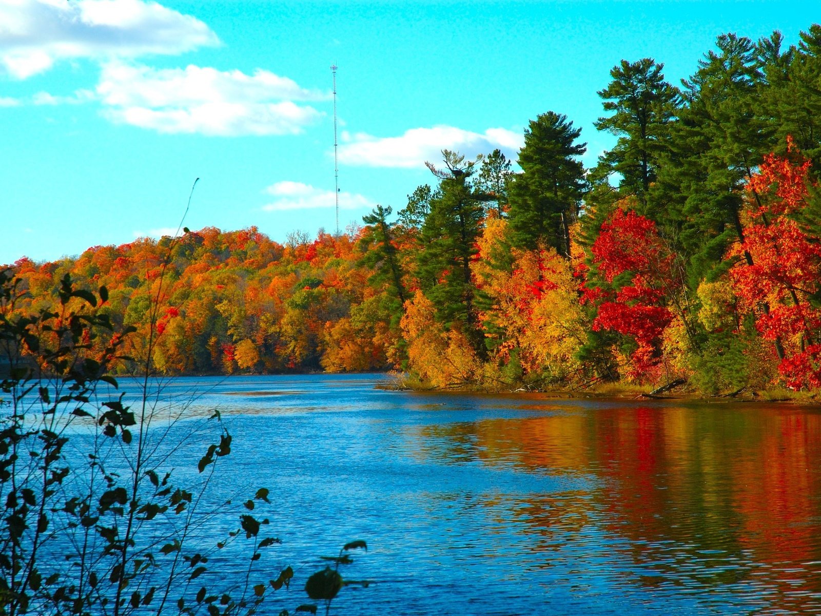 Обои вода, озеро, осень, холод, красочный пейзаж, water, lake, autumn, cold, colorful landscape разрешение 3008x2000 Загрузить