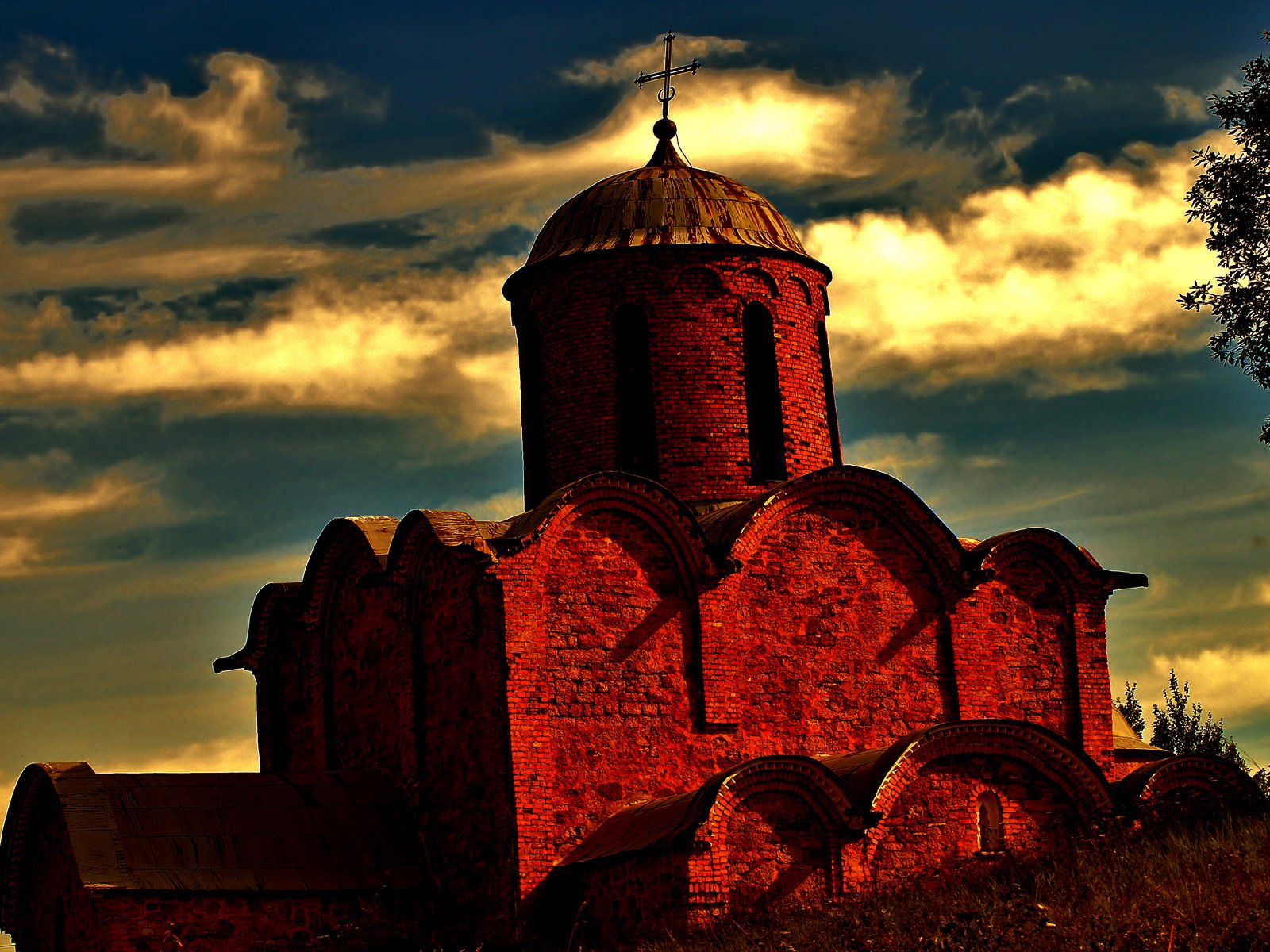 Обои небо, облака, природа, храм, россия, церковь, the sky, clouds, nature, temple, russia, church разрешение 2912x1636 Загрузить