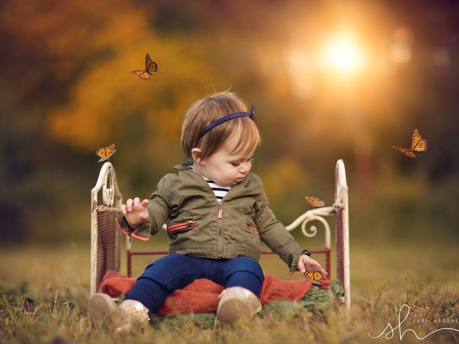 Обои природа, девочка, ребенок, бабочки, кроватка, nature, girl, child, butterfly, cot разрешение 2048x1365 Загрузить