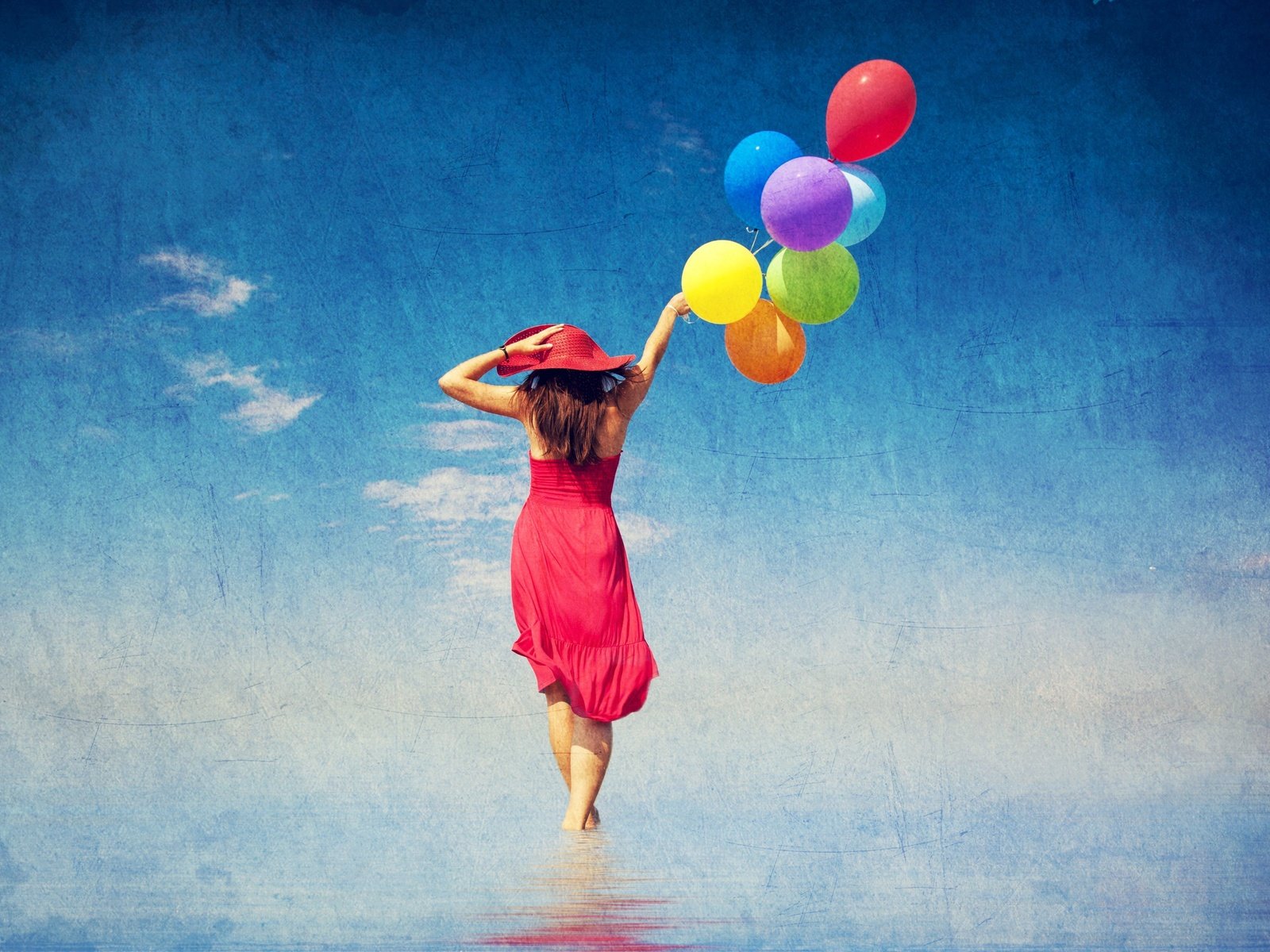 Обои девушка, шляпа, красное платье, шаги, красочные воздушные шары, ходит по воде, girl, hat, red dress, steps, colorful balloons, walks on water разрешение 3824x2559 Загрузить