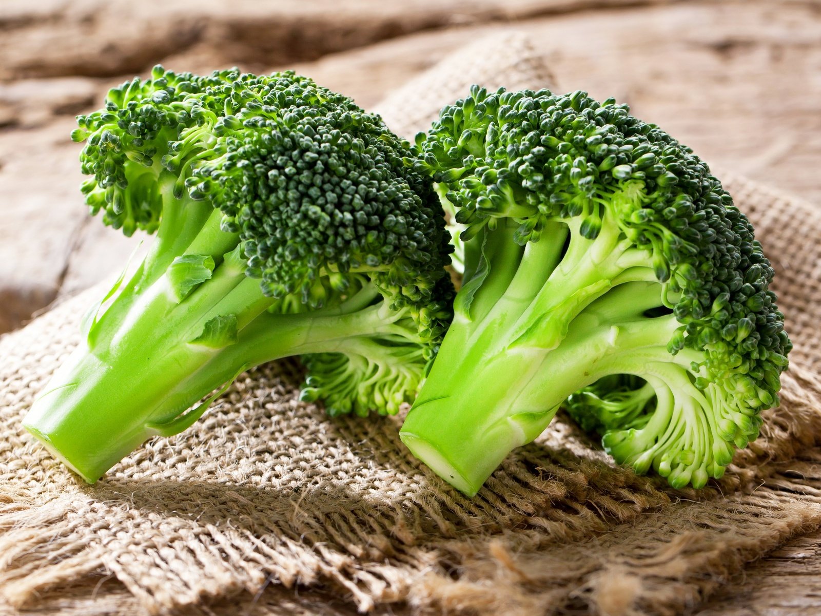 Обои овощи, капуста, брокколи, мешковина, овощной, vegetables, cabbage, broccoli, burlap, vegetable разрешение 2880x1920 Загрузить