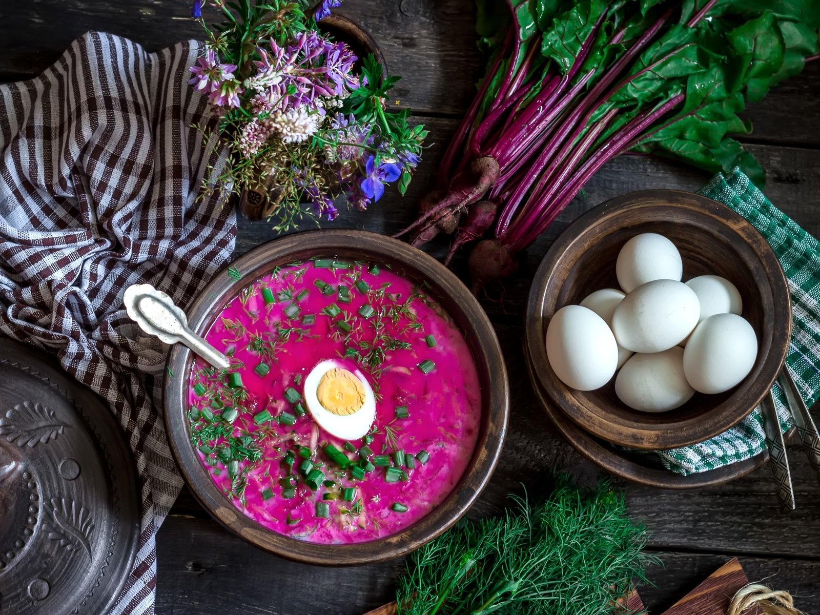 Обои яйца, укроп, натюрморт, суп, свекла, ботва, свекольник, eggs, dill, still life, soup, beets, tops, beetroot разрешение 3000x1898 Загрузить