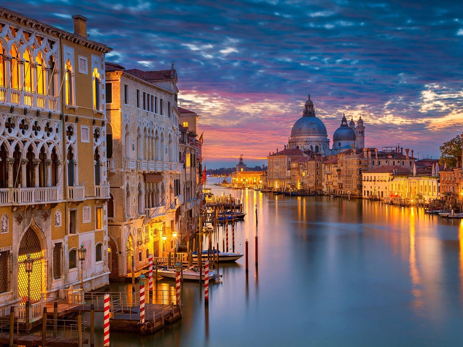 Обои ночь, огни, собор, венеция, канал, дома, италия, night, lights, cathedral, venice, channel, home, italy разрешение 2048x1365 Загрузить