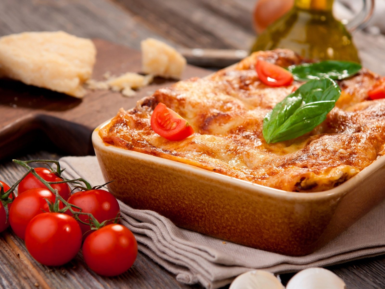 Обои сыр, помидоры, базилик, лазанья, cheese, tomatoes, basil, lasagna разрешение 1920x1280 Загрузить