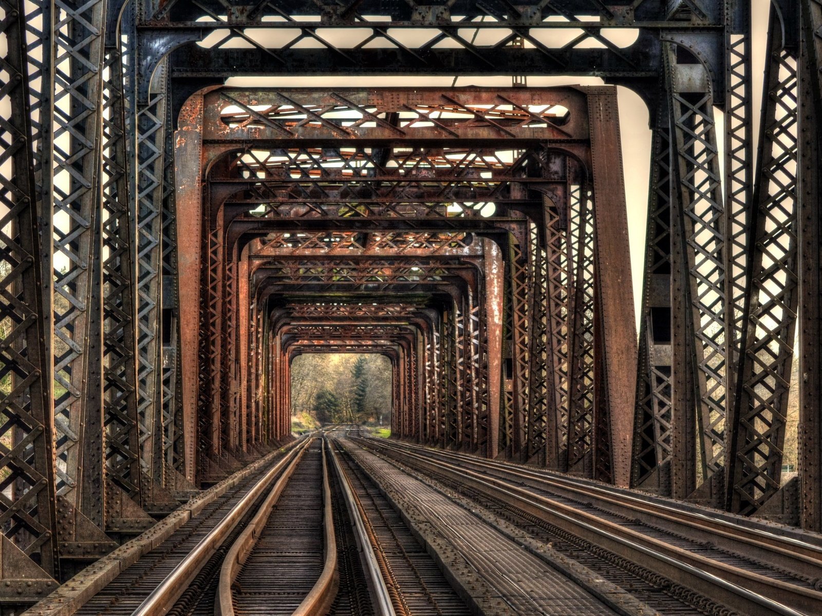 Обои железная дорога, рельсы, мост, железо, railroad, rails, bridge, iron разрешение 2574x1440 Загрузить