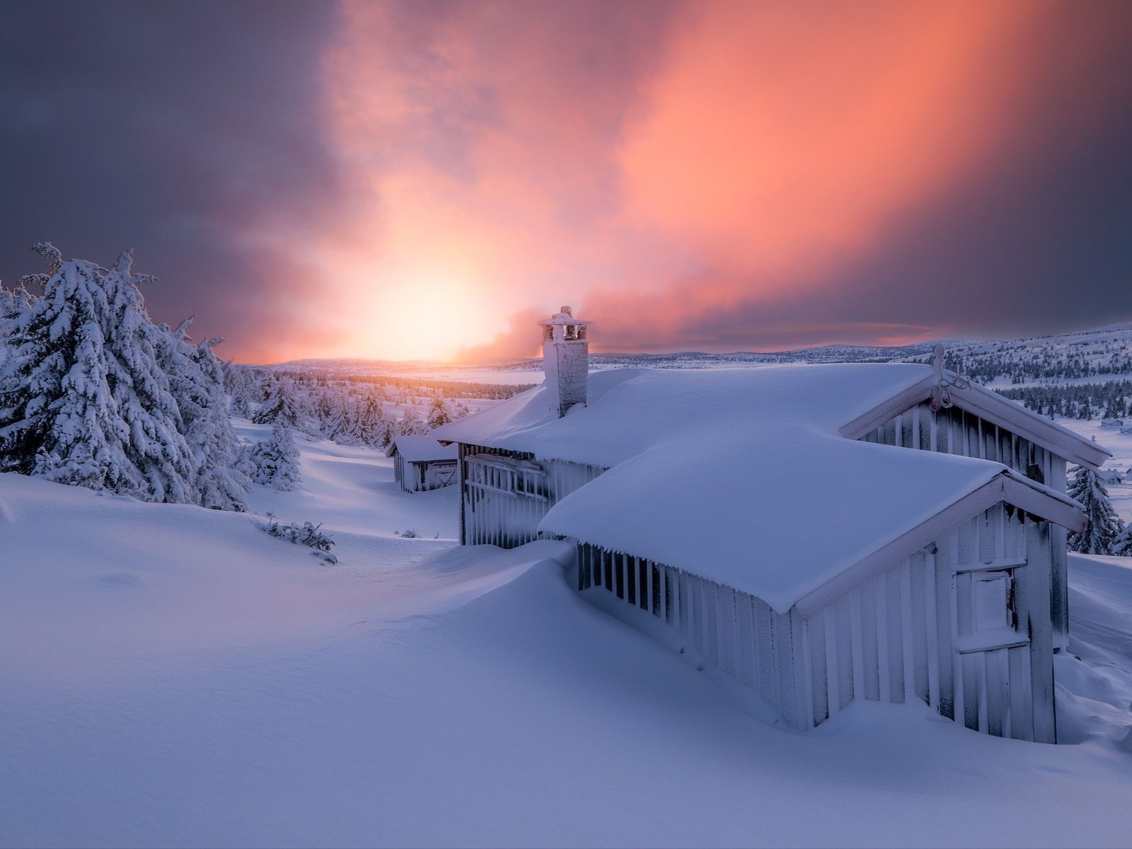 Обои небо, свет, вечер, снег, зима, домик, the sky, light, the evening, snow, winter, house разрешение 2048x1365 Загрузить