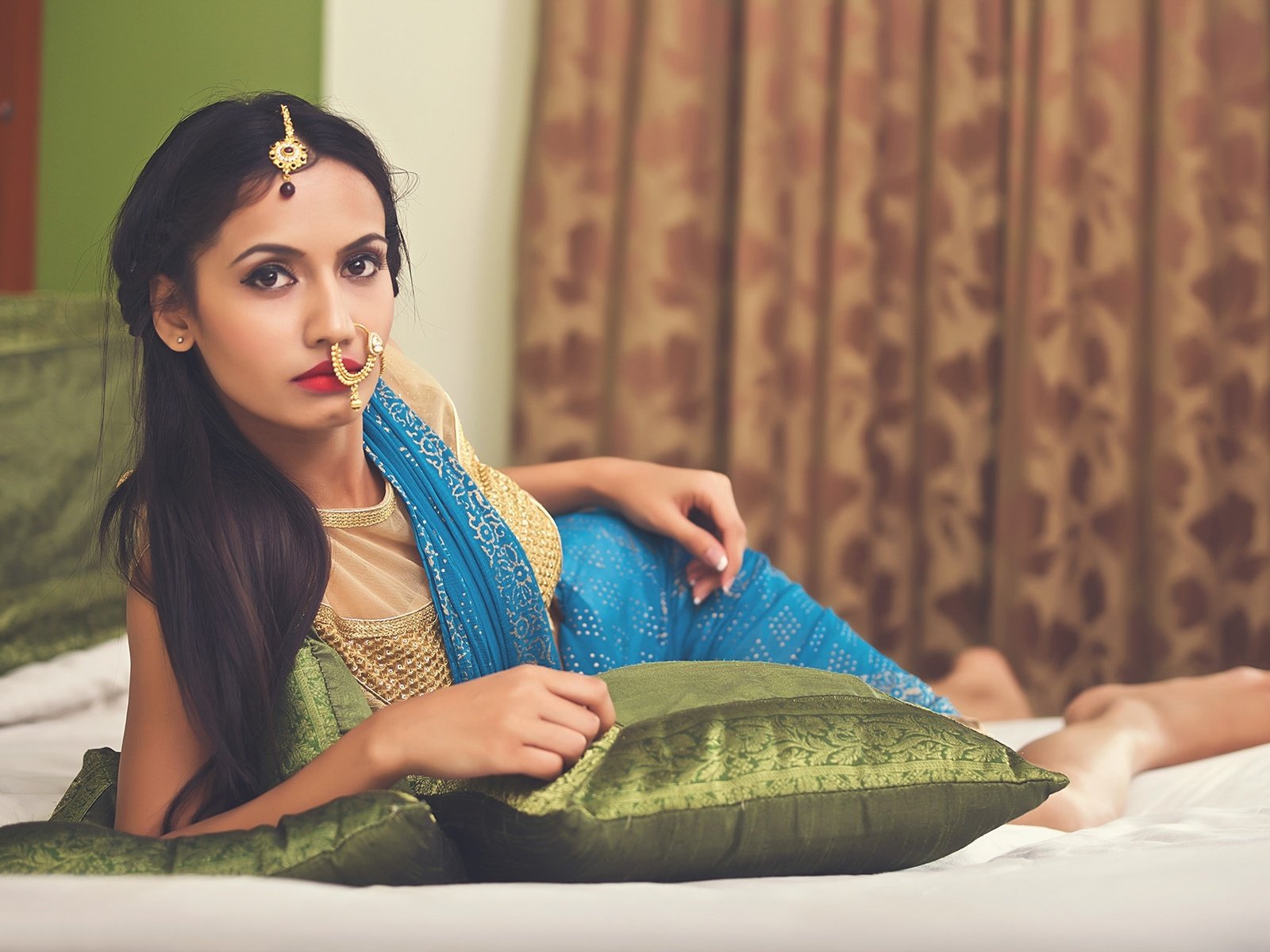 Индианки обладают особой внешностью которую они готовы показывать без всякого стеснения 