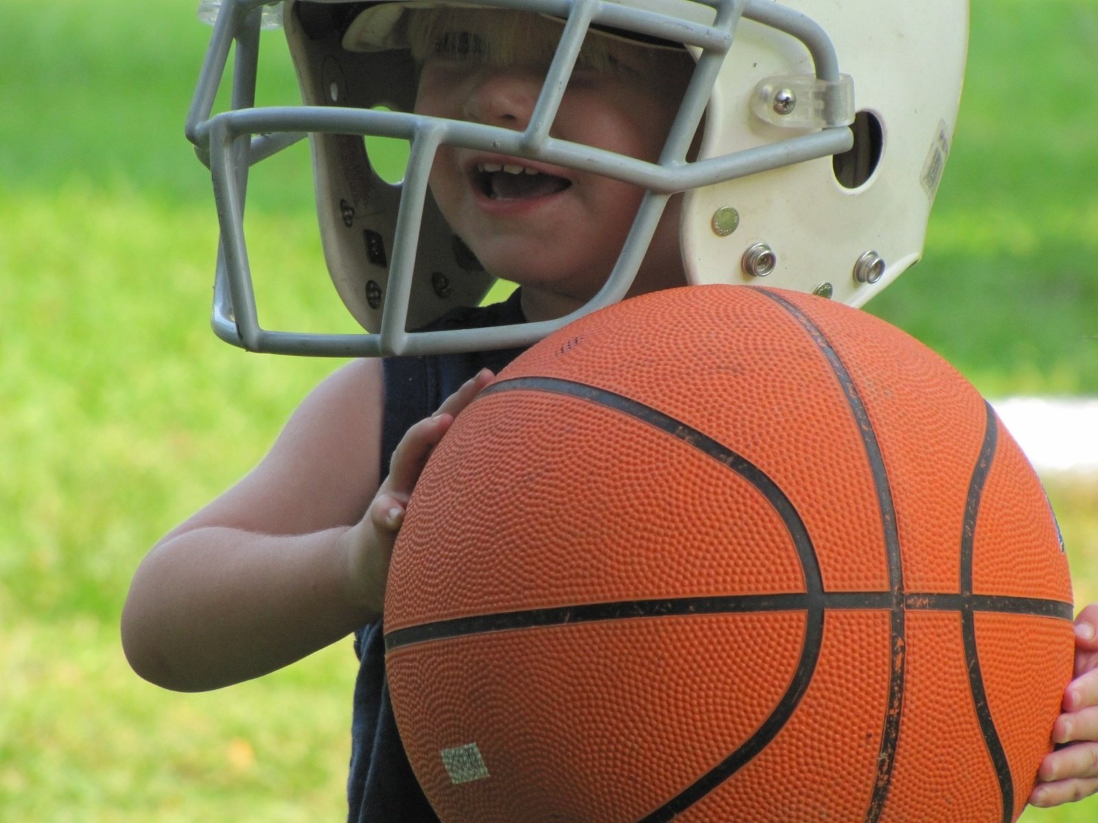 Обои дети, игра, ребенок, мальчик, мяч, баскетбол, children, the game, child, boy, the ball, basketball разрешение 1920x1440 Загрузить