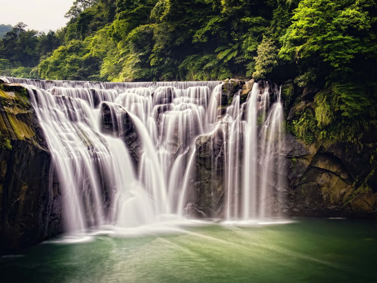 Обои природа, лес, водопад, тайвань, джунгли, shifen waterfall, nature, forest, waterfall, taiwan, jungle разрешение 3000x1875 Загрузить