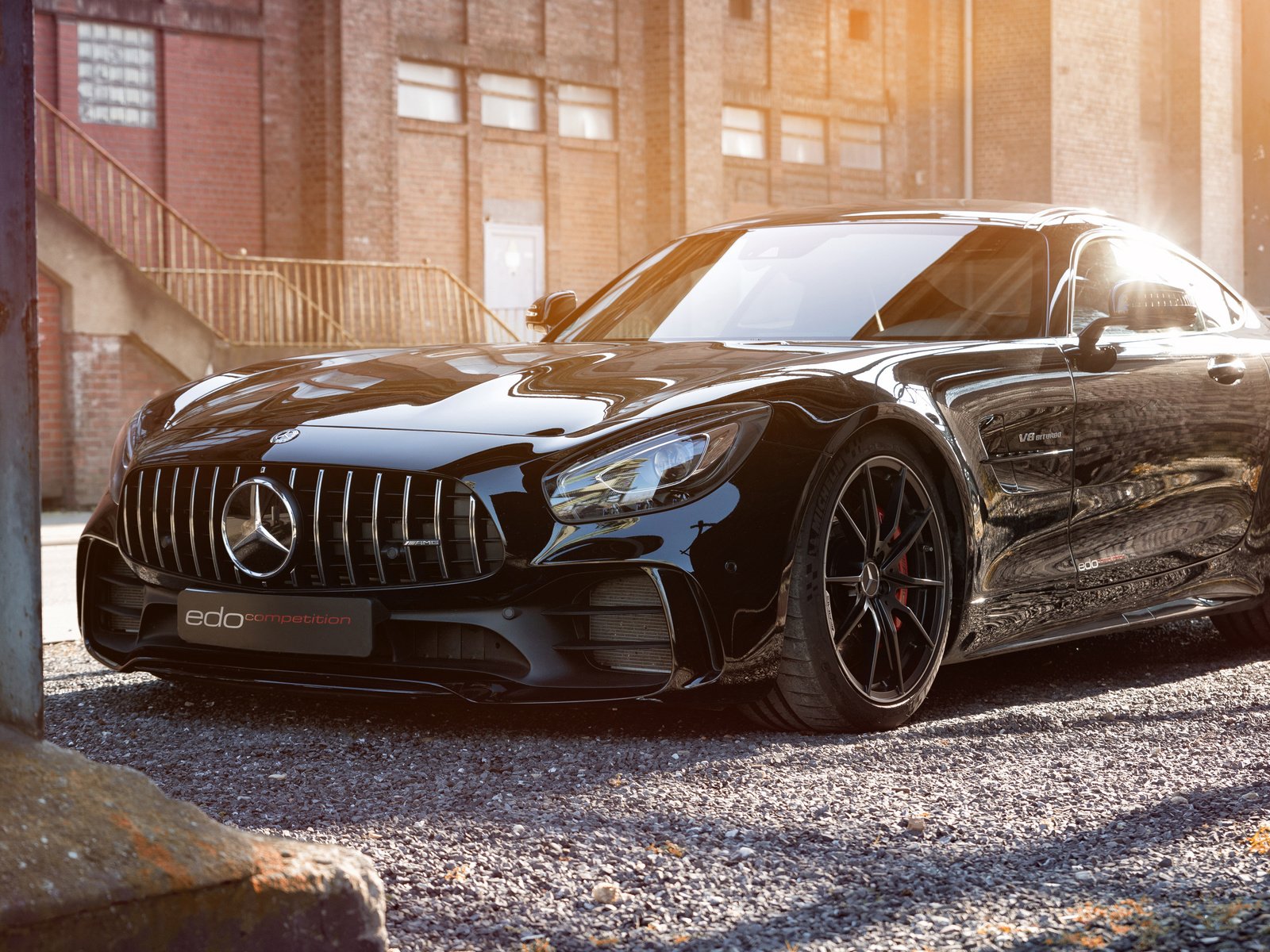 Обои солнце, фон, авто, здания, гараж, мерс, gt r, -amg, ансар, the sun, background, auto, building, garage, mercedes разрешение 4096x2304 Загрузить