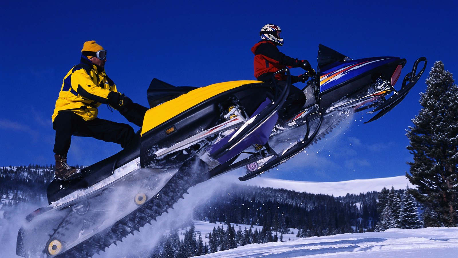 Обои небо, зима, прыжок, снегоходы, the sky, winter, jump, snowmobiles разрешение 2560x1600 Загрузить