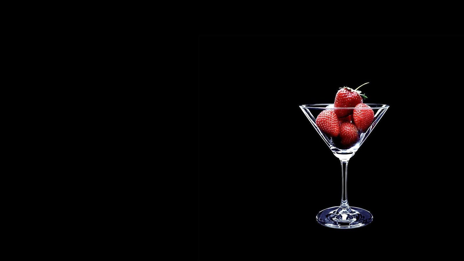 Обои клубника, бокал, земляника, янгода, виктория, strawberry, glass, strawberries, angoda, victoria разрешение 1920x1080 Загрузить