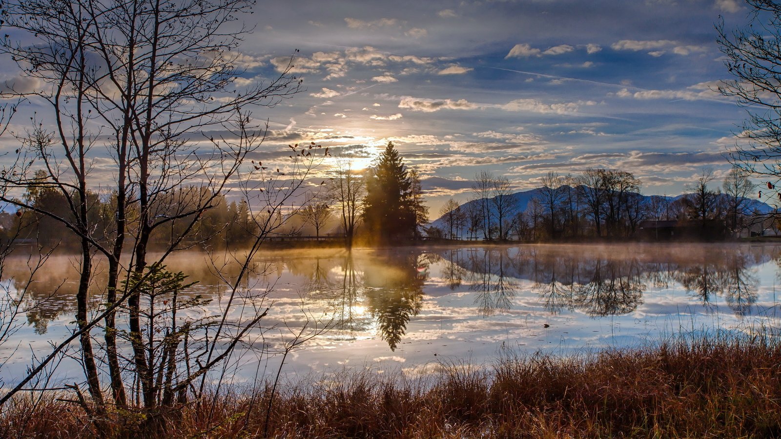 Обои небо, облака, река, отражение, пейзаж, утро, весна, the sky, clouds, river, reflection, landscape, morning, spring разрешение 2560x1600 Загрузить