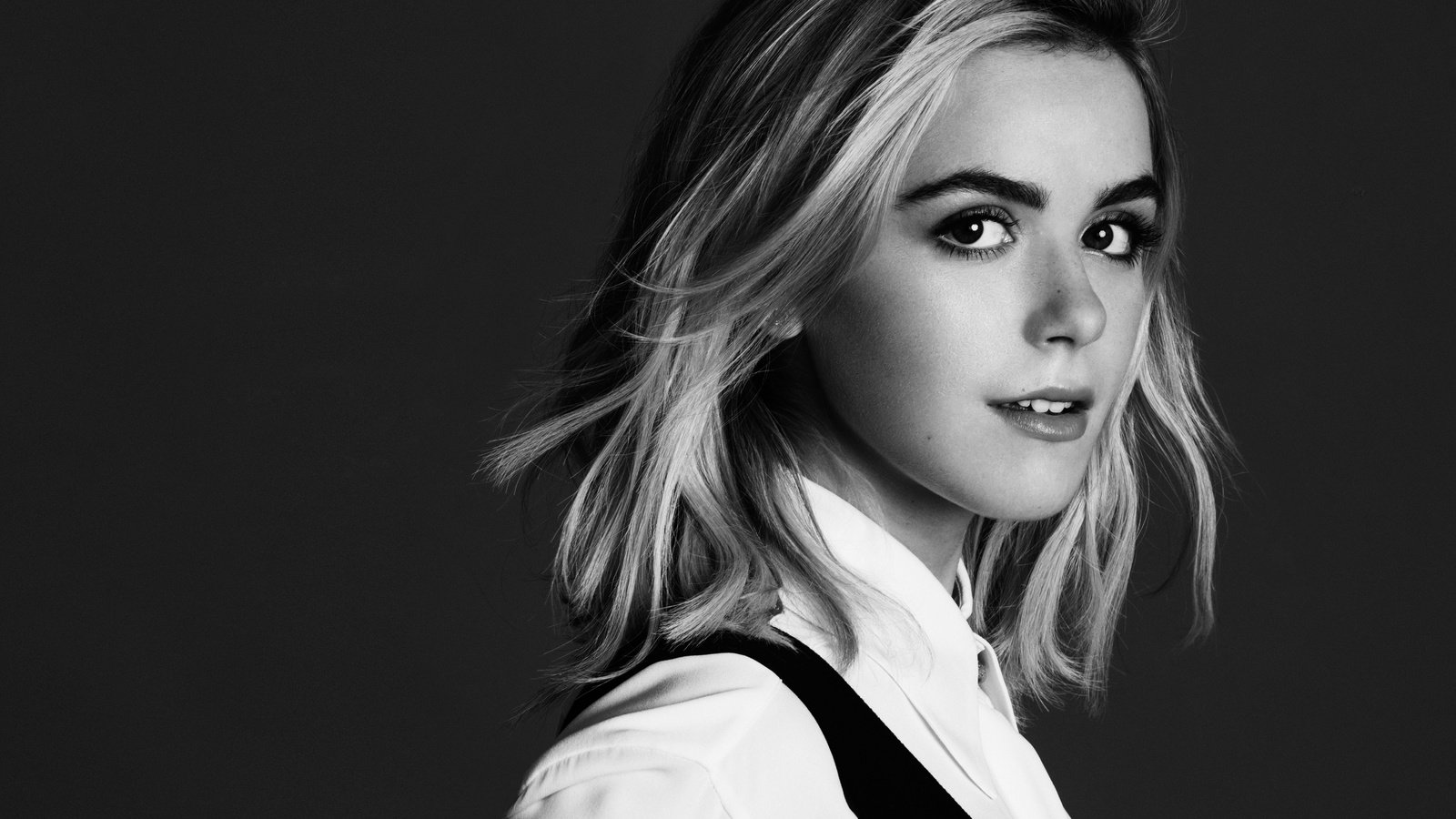 Обои девушка, портрет, чёрно-белое, актриса, кирнан шипка, girl, portrait, black and white, actress, kiernan shipka разрешение 6600x4200 Загрузить