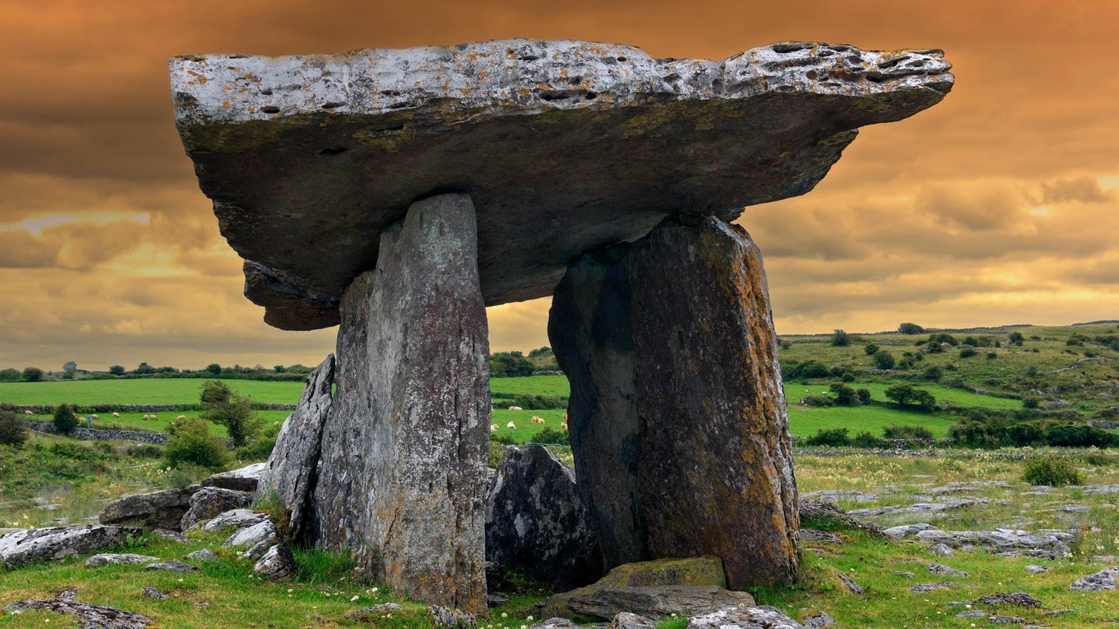 Обои небо, камни, ирландия, дольмен, пулнаброн, the sky, stones, ireland, dolmen, the poulnabrone dolmen разрешение 1920x1080 Загрузить