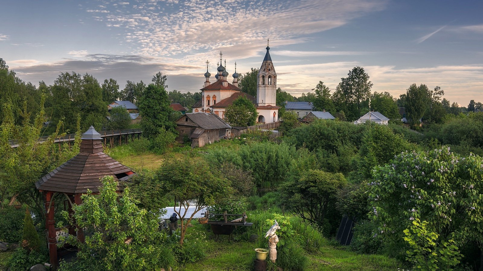 Обои вечер, лето, россия, церковь, дворик, вологодская область, устюжна, the evening, summer, russia, church, patio, vologda oblast, ustyuzhna разрешение 2098x1400 Загрузить