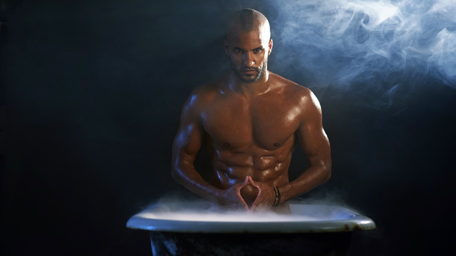 Обои взгляд, актёр, лицо, ванна, рики уиттл, look, actor, face, bath, ricky whittle разрешение 2560x1600 Загрузить