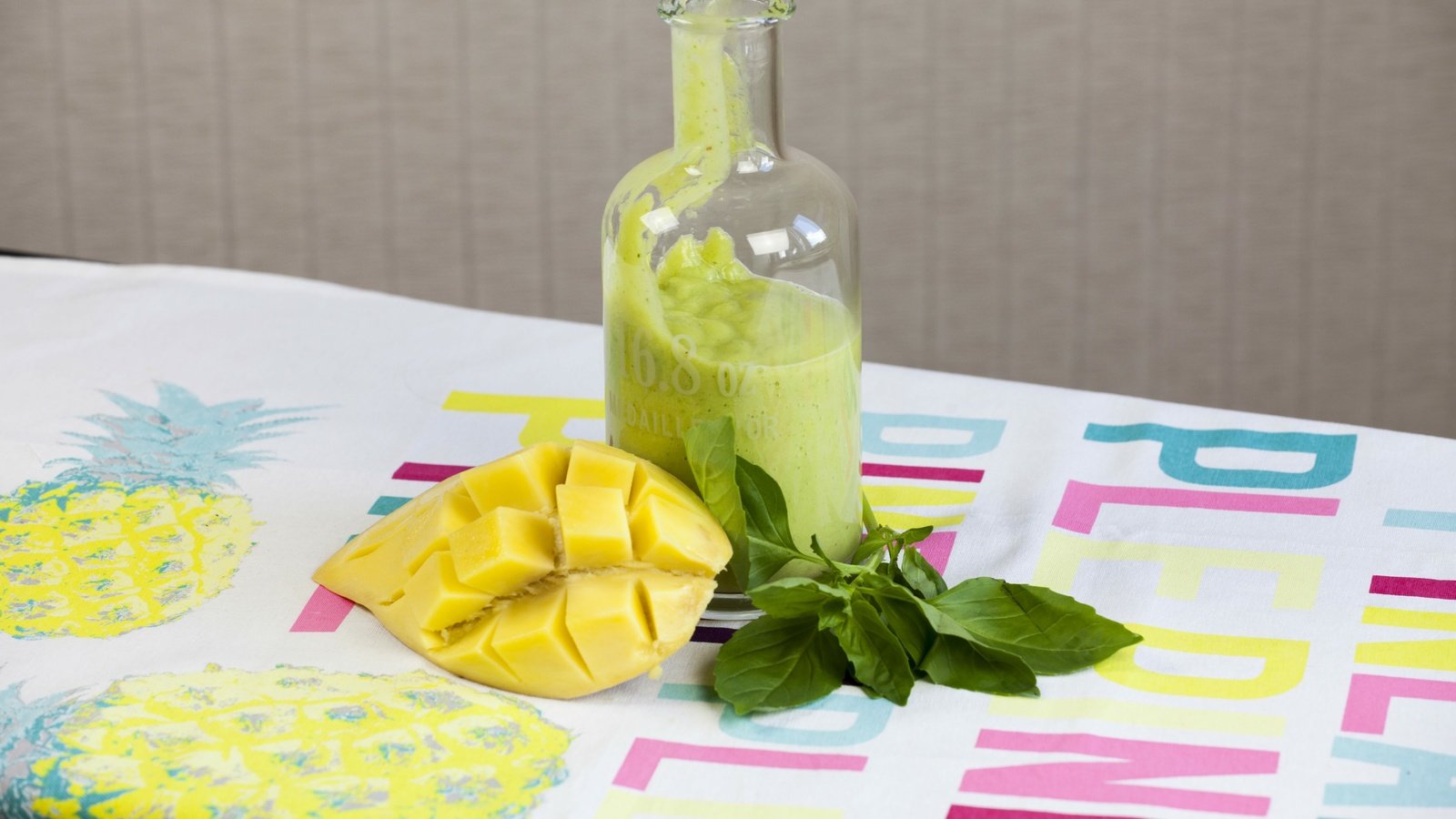 Обои ананас, скатерть, манго, базилик, смузи, pineapple, tablecloth, mango, basil, smoothies разрешение 5616x3256 Загрузить