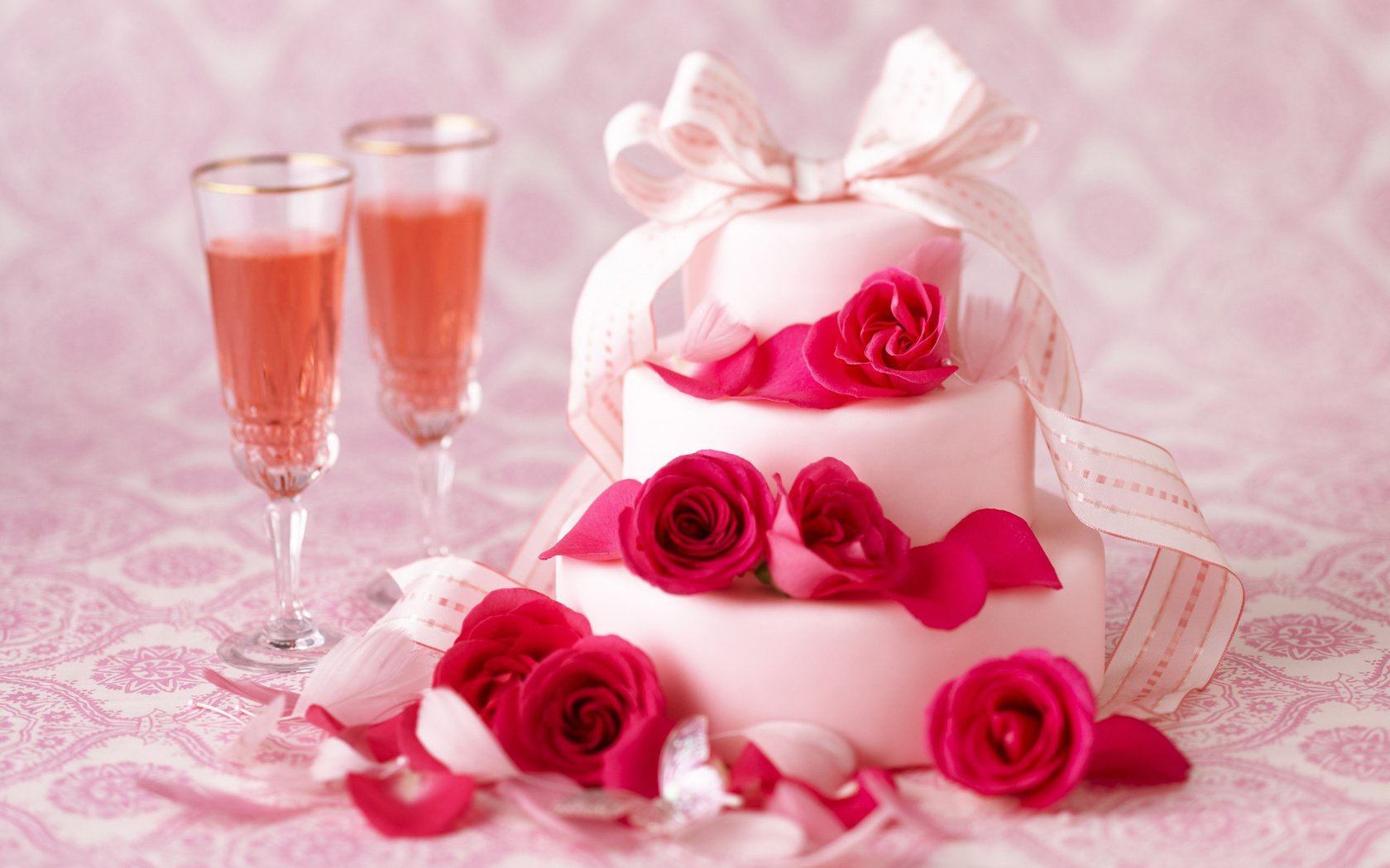 Обои розы, вино, бокалы, праздник, шампанское, торт, тортик, roses, wine, glasses, holiday, champagne, cake разрешение 2560x1600 Загрузить