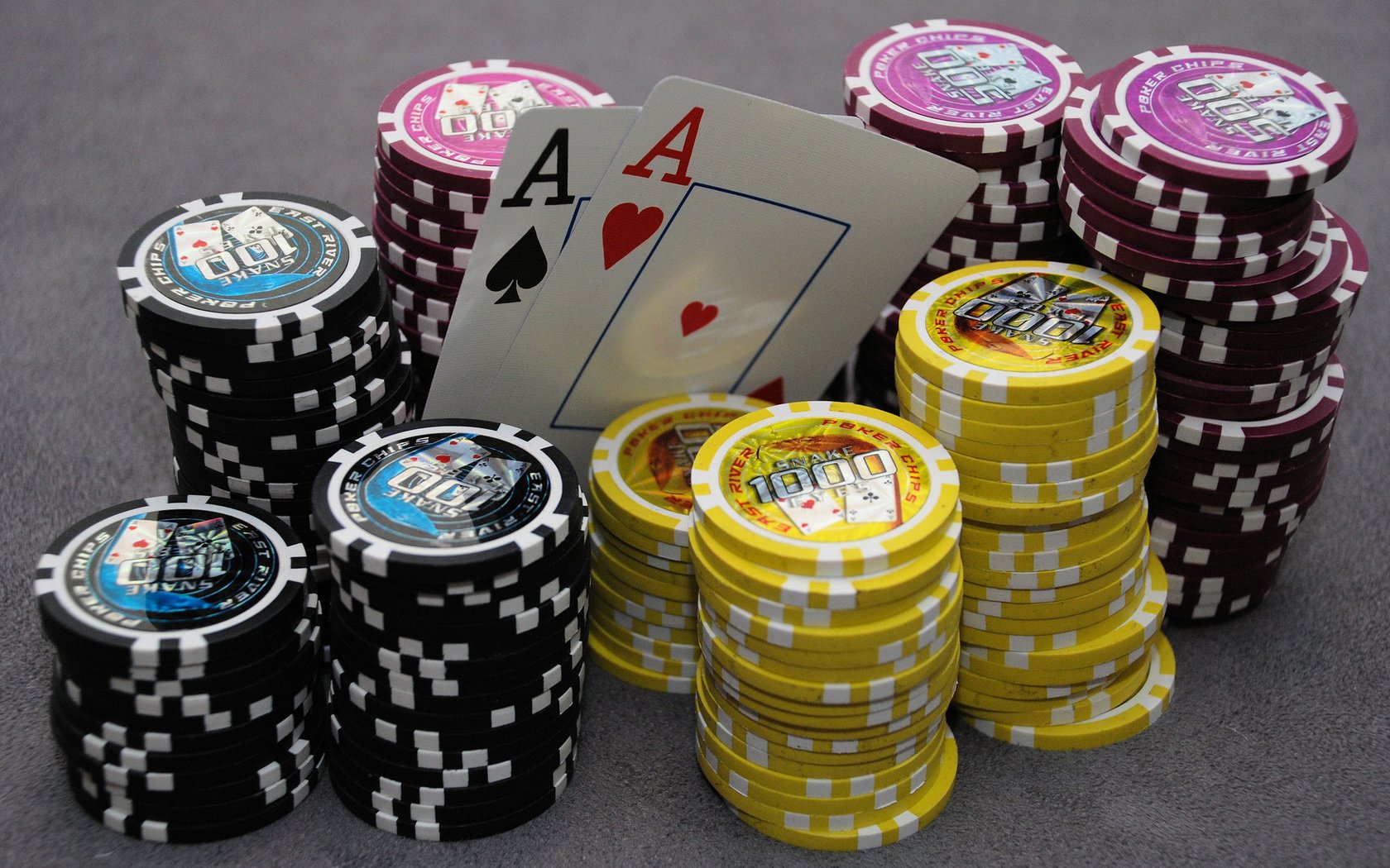 Обои казино, покер, фишки, карты, игра, туз, casino, poker, chips, card, the game, ace разрешение 1920x1285 Загрузить