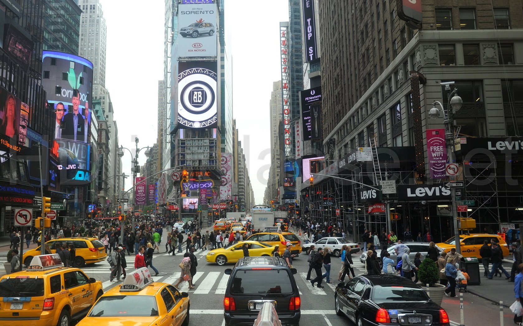 Обои люди, улица, сша, такси, нью - йорк, people, street, usa, taxi, new york разрешение 1920x1080 Загрузить