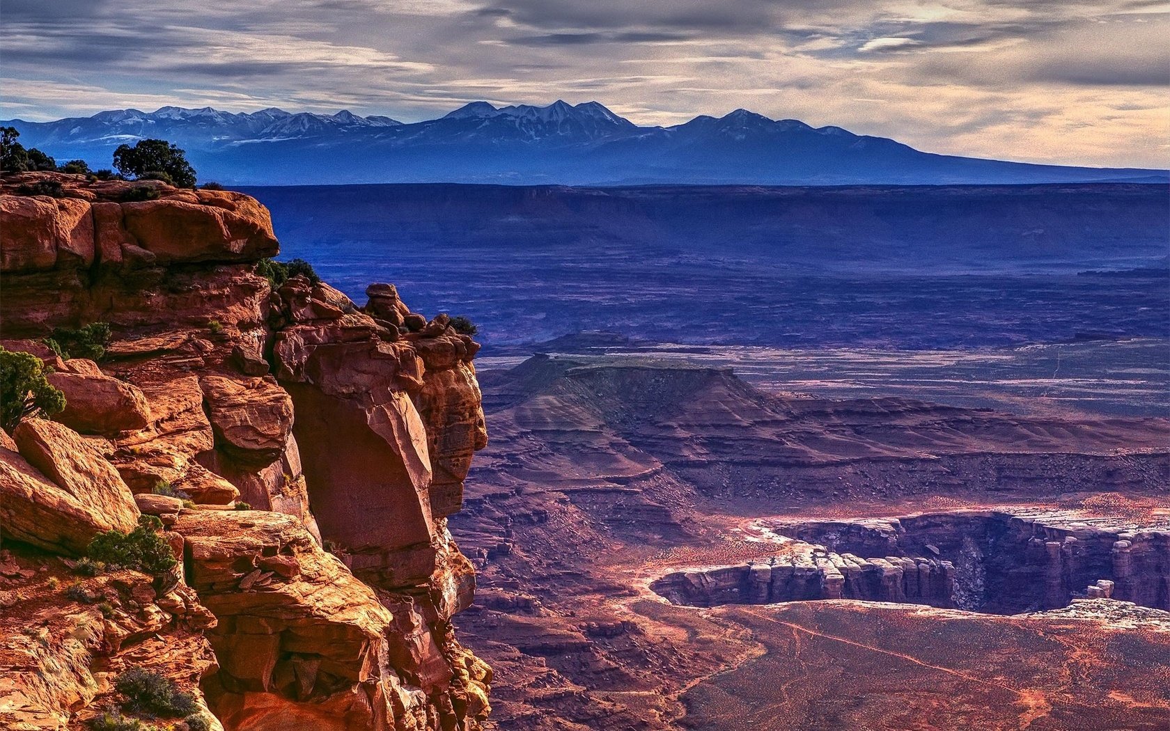 Обои near moab, штат юта, национальный парк каньонлендс, utah, canyonlands national park разрешение 1920x1200 Загрузить