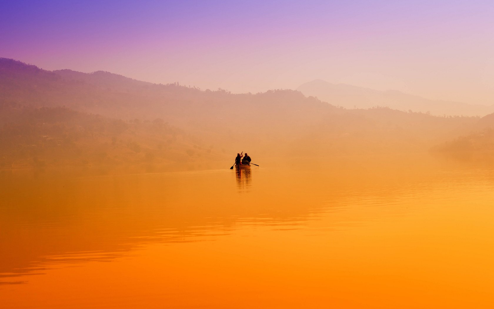 Обои озеро, холмы, утро, туман, рассвет, лодка, lake, hills, morning, fog, dawn, boat разрешение 1920x1200 Загрузить