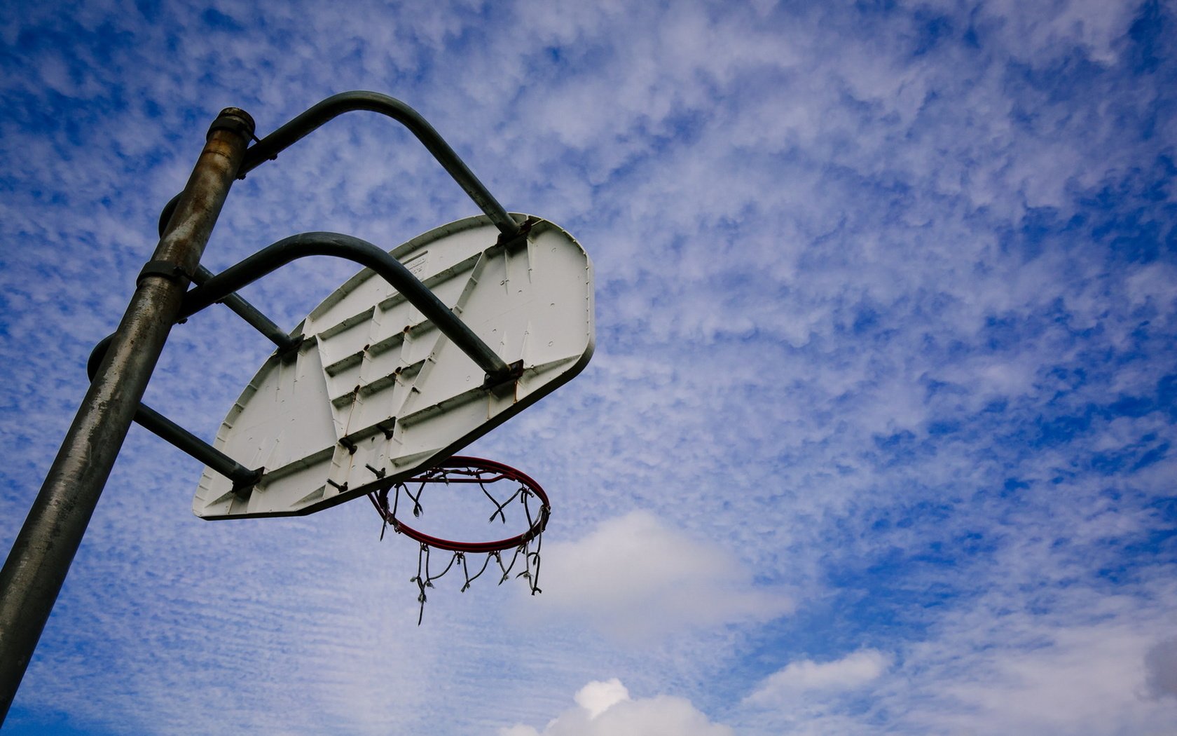 Обои небо, кольцо, спорт, щит, баскетбол, the sky, ring, sport, shield, basketball разрешение 1920x1200 Загрузить