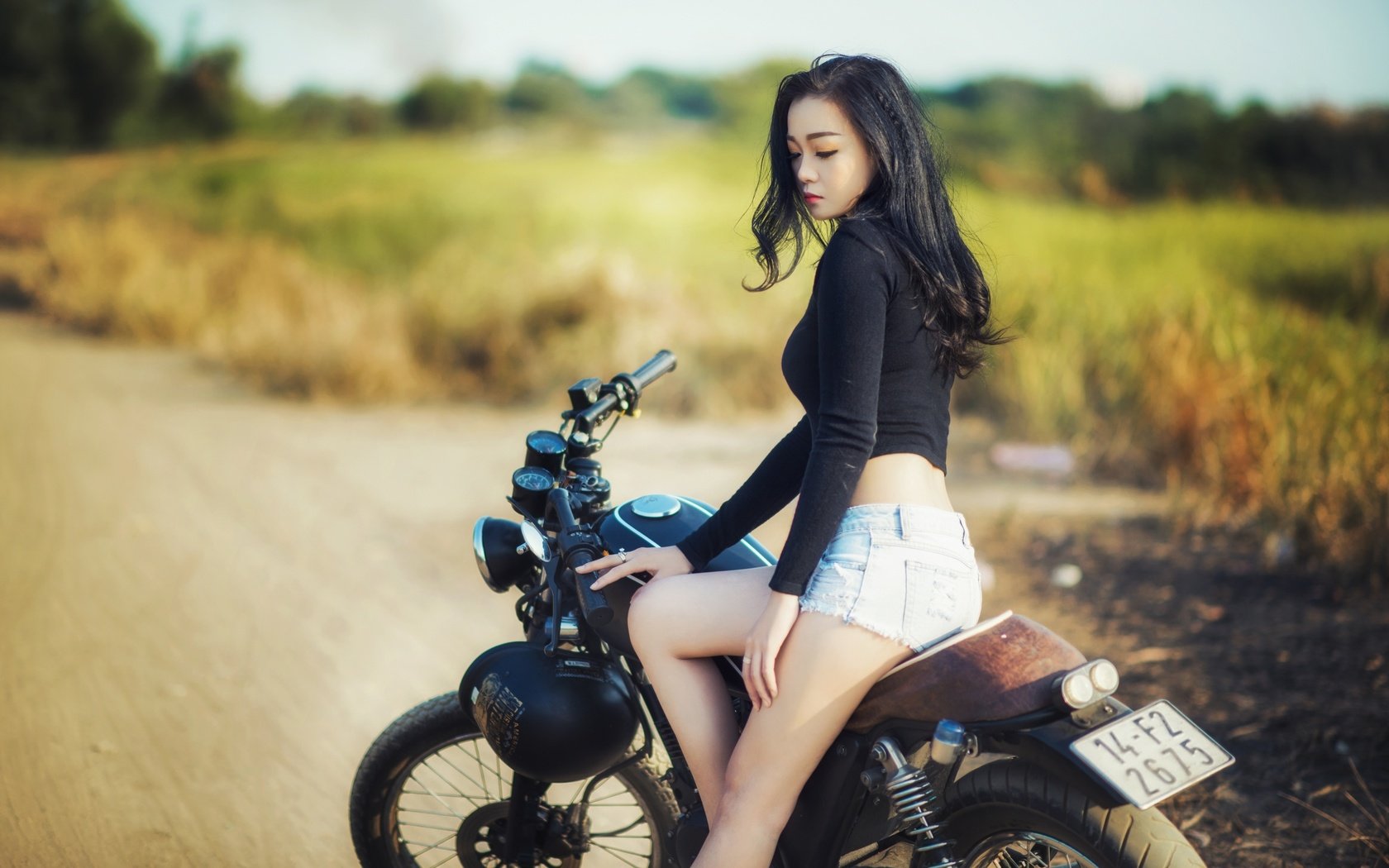 Обои девушка, мотоцикл, азиатка, girl, motorcycle, asian разрешение 2880x1923 Загрузить