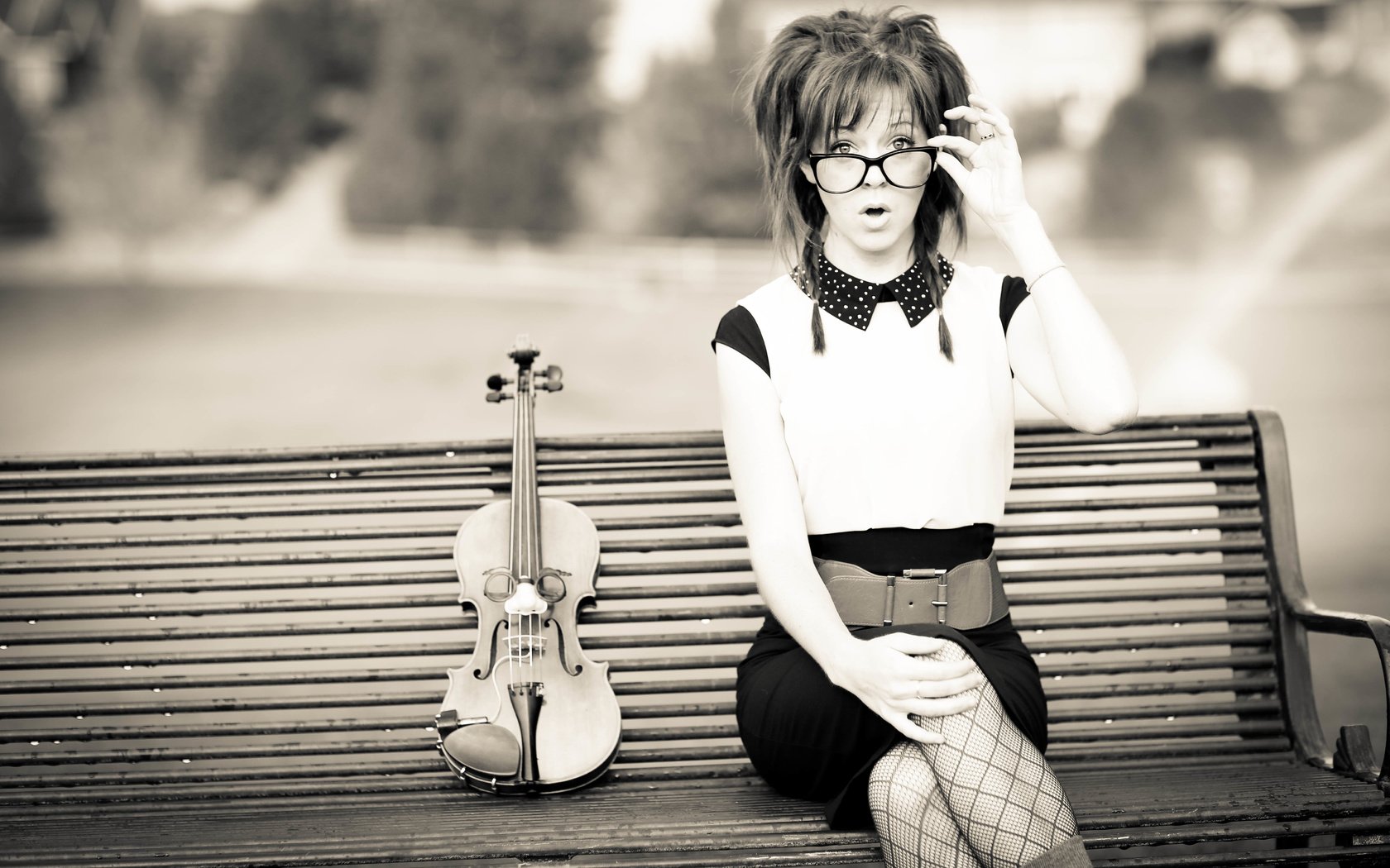 Обои девушка, скрипка, очки, линдси стирлинг, линдсей стирлинг, girl, violin, glasses, lindsey stirling, lindsay stirling разрешение 5760x3840 Загрузить