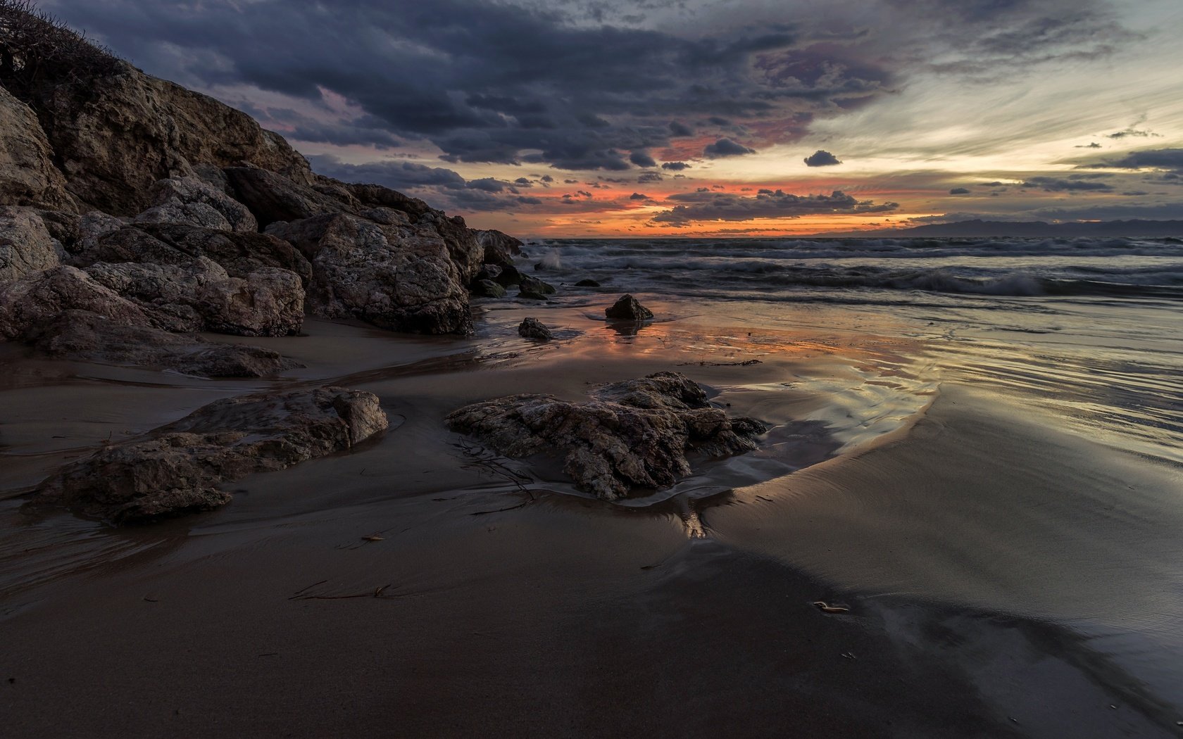 Обои небо, облака, скалы, закат, песок, пляж, побережье, океан, the sky, clouds, rocks, sunset, sand, beach, coast, the ocean разрешение 4000x2670 Загрузить