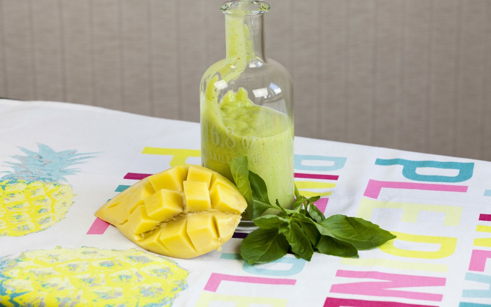 Обои ананас, скатерть, манго, базилик, смузи, pineapple, tablecloth, mango, basil, smoothies разрешение 5616x3256 Загрузить