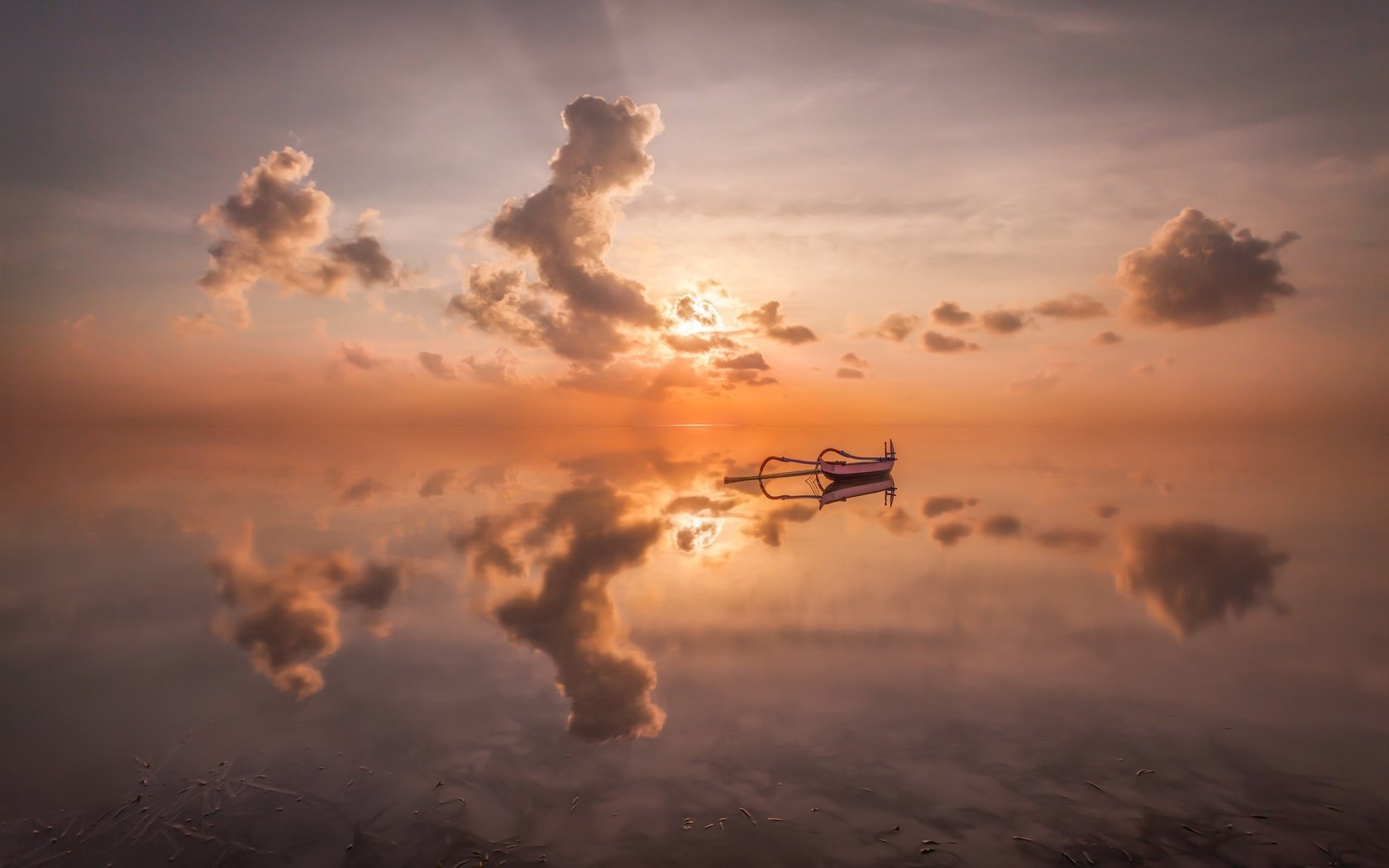 Обои облака, закат, отражение, море, лодка, clouds, sunset, reflection, sea, boat разрешение 2800x1867 Загрузить