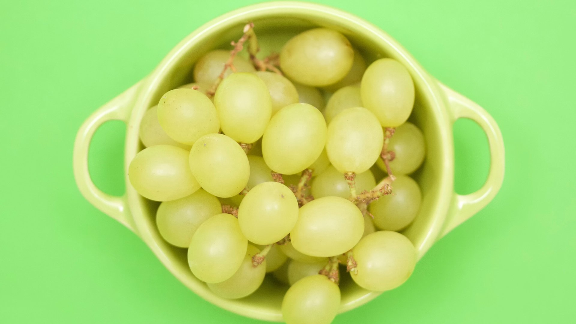 Обои виноград, чашка, green cubed, grapes, cup разрешение 2048x1487 Загрузить
