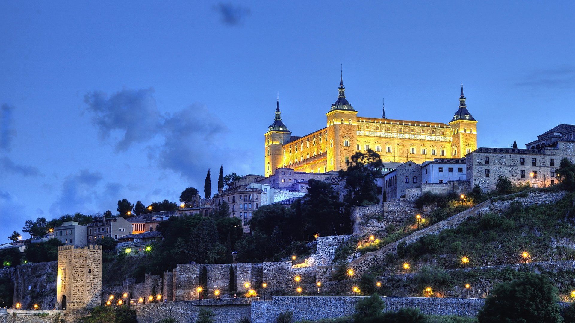 Обои небо, ночь, город, крепость, испания, толедо, алькасар, the sky, night, the city, fortress, spain, toledo, alcazar разрешение 3435x2200 Загрузить