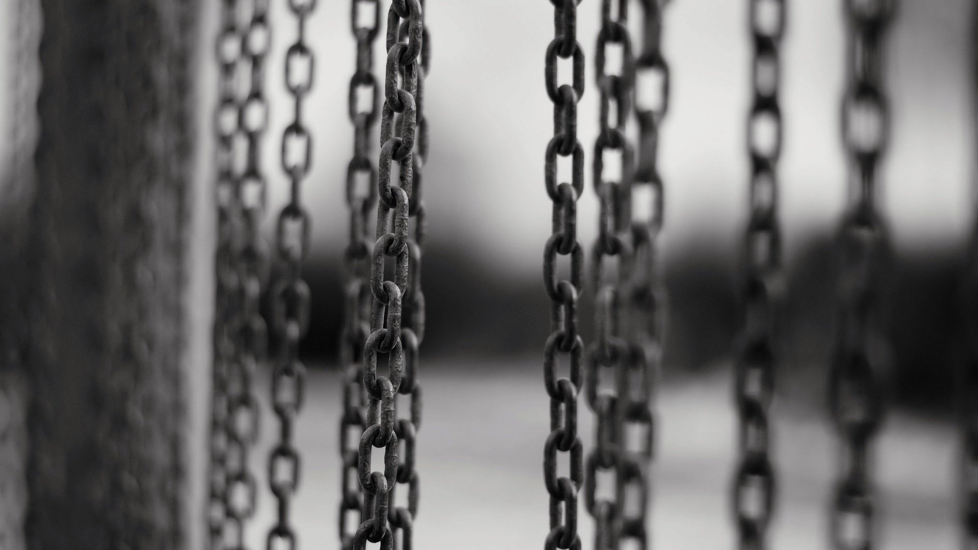 Обои металл, фон, чёрно-белое, цепь, цепи, metal, background, black and white, chain разрешение 2560x1600 Загрузить